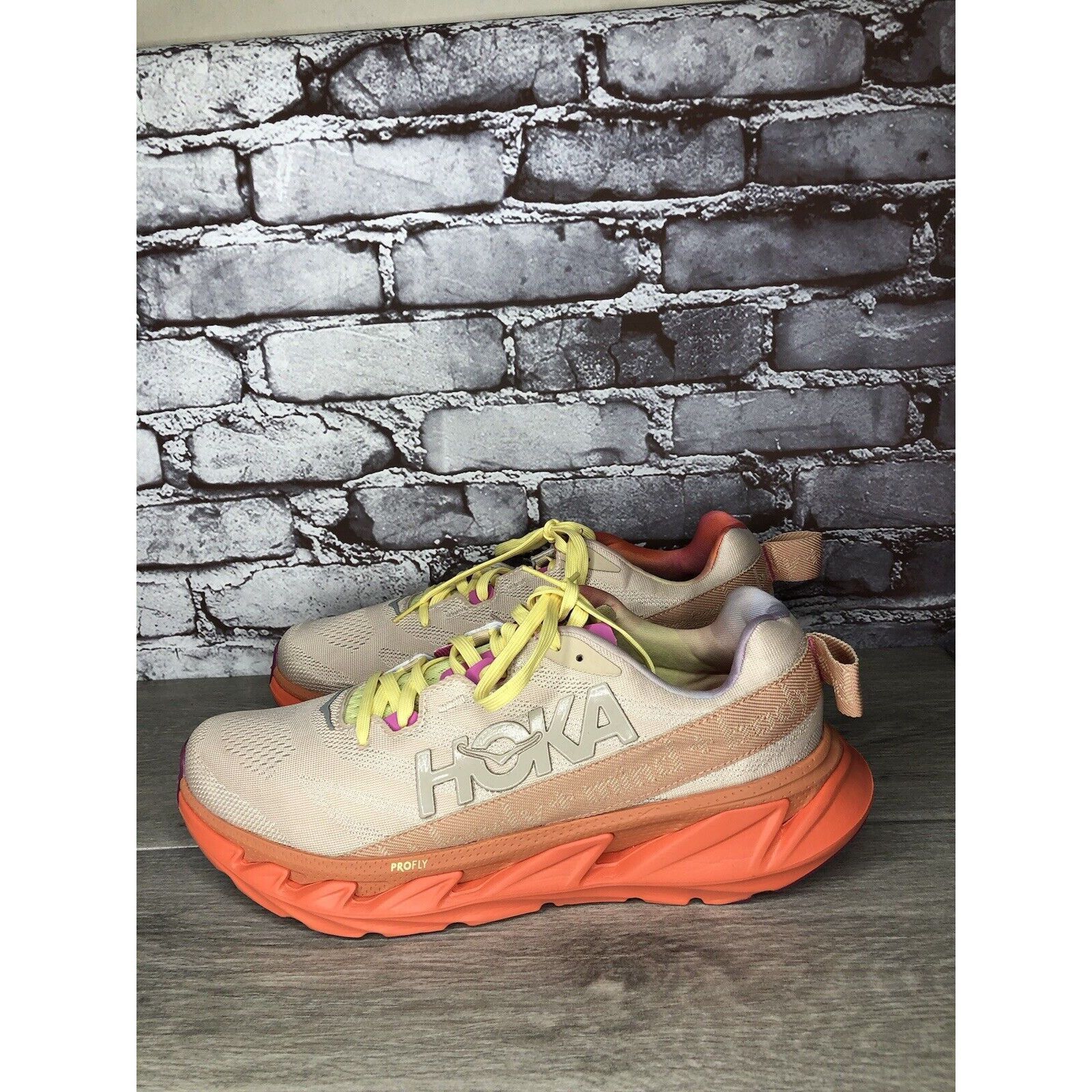 Hoka Hoka One One Elevon 2 Mental Health Sand Camelia Running Sho Size US 12 / IT 42 - 21 Thumbnail