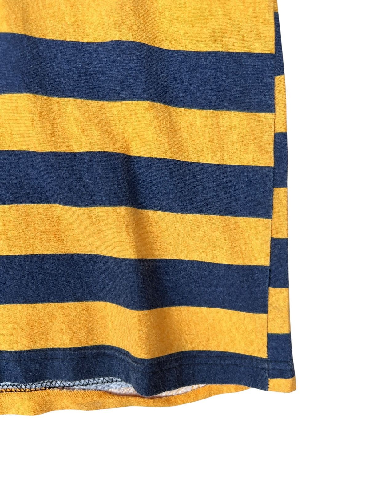 Guess Vintage 90s Guess Usa Spellout Stripe Distressed Tees Size US L / EU 52-54 / 3 - 6 Thumbnail