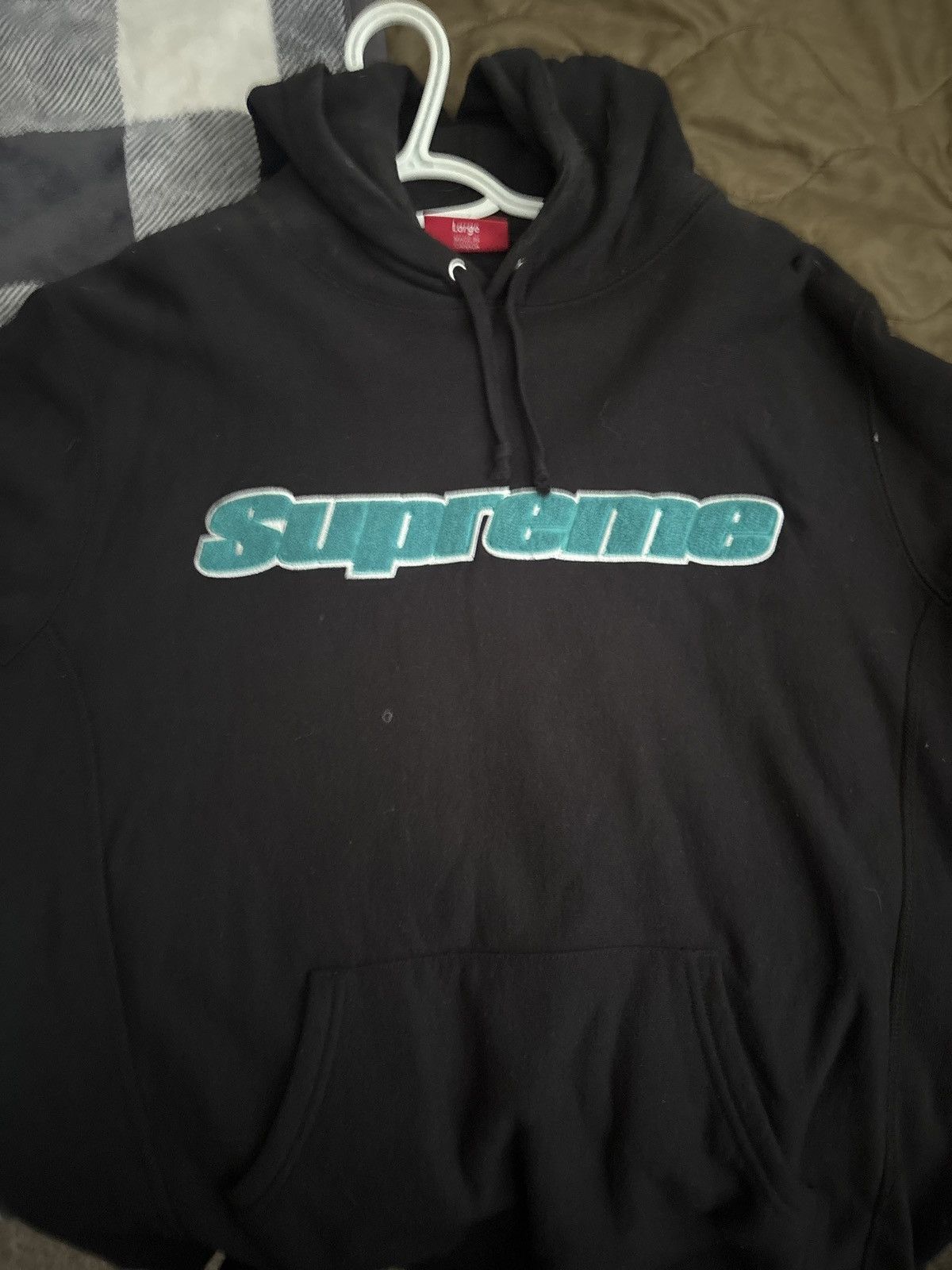 Supreme Supreme Blue fuzzy supreme logo Size US L / EU 52-54 / 3 - 5 Thumbnail