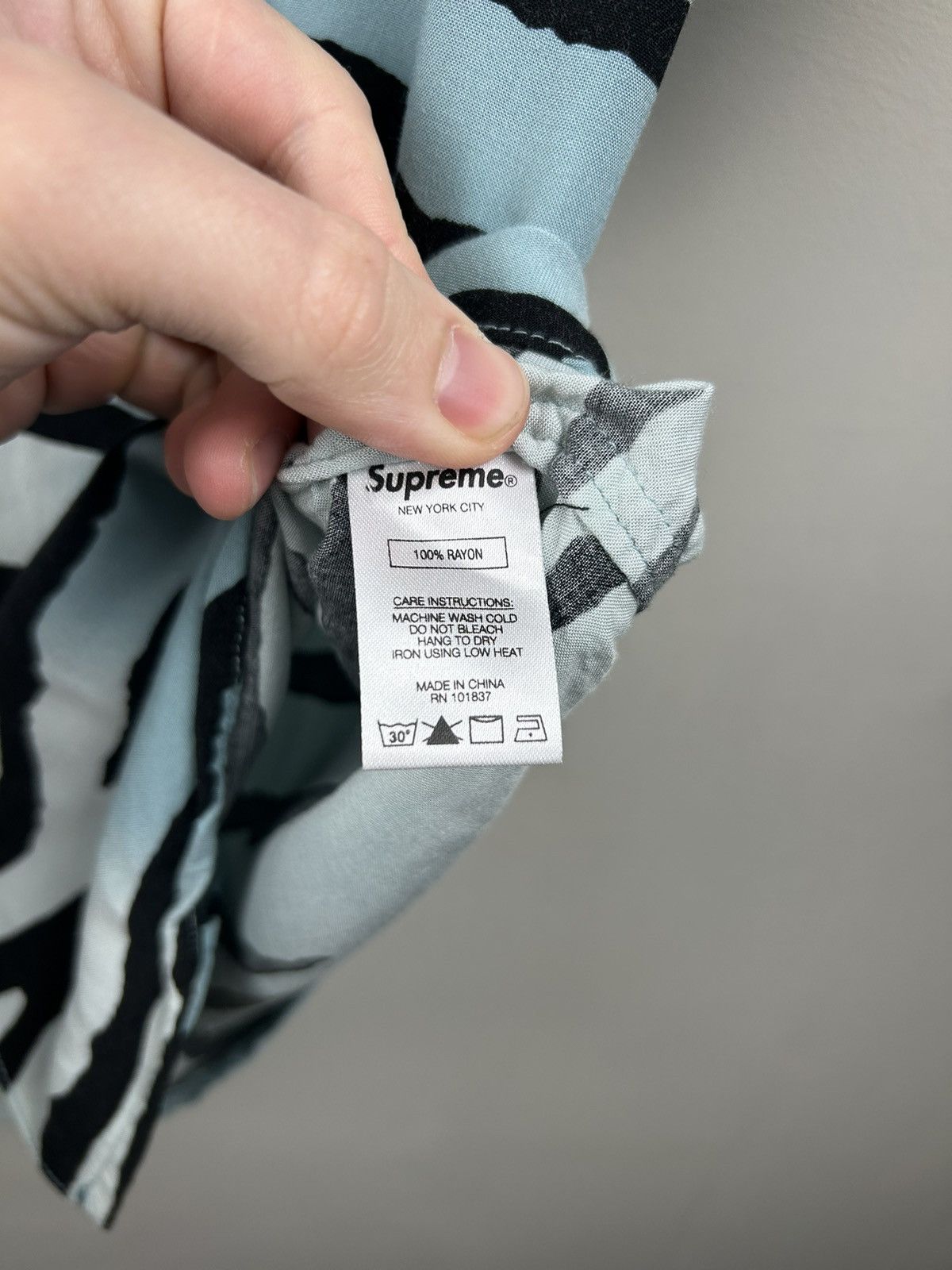 Supreme Supreme Tiger Stripe Rayon Shirt Size US M / EU 48-50 / 2 - 11 Thumbnail