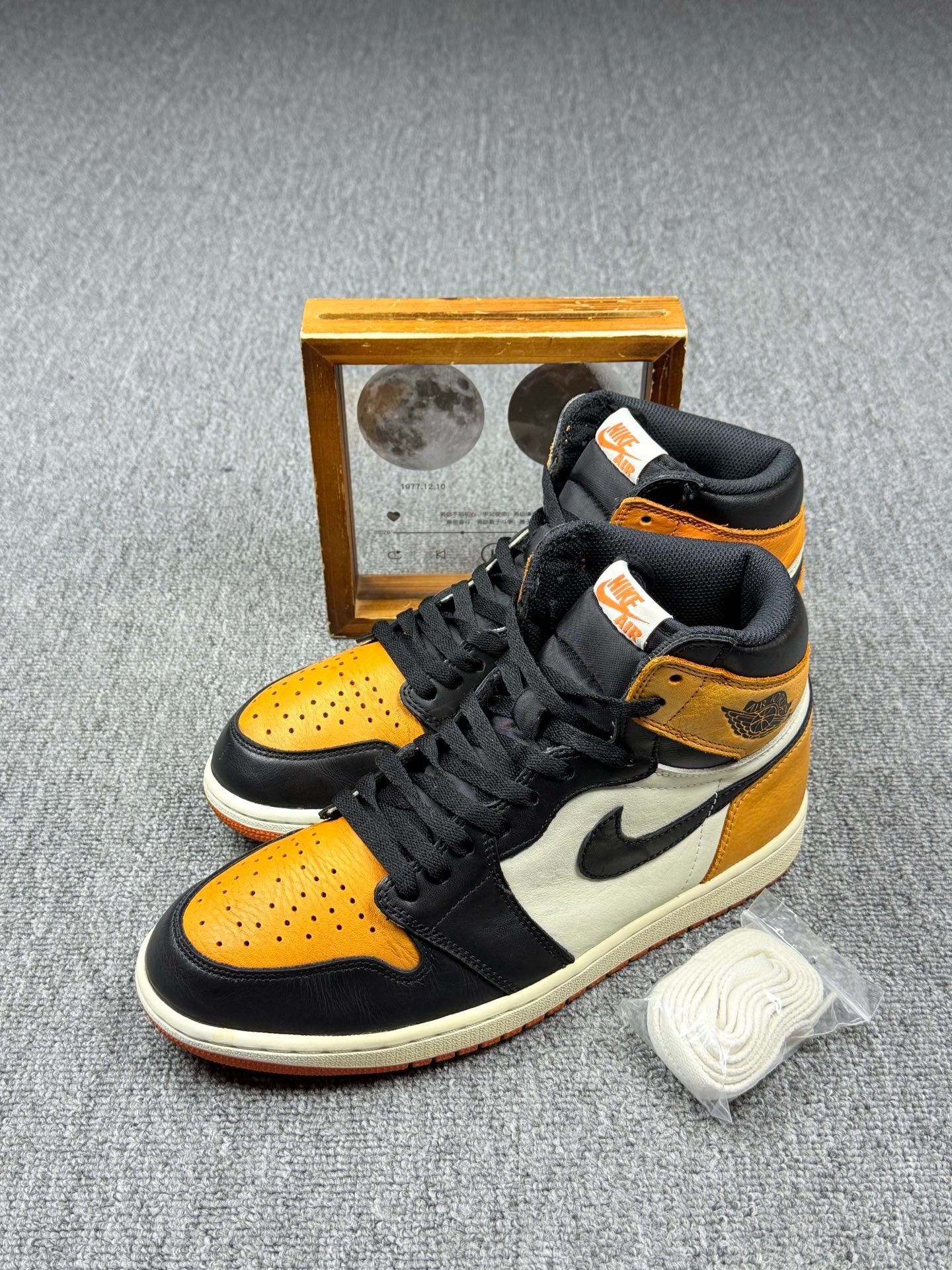 Nike Nike AJ1 Black Lowtop Sneakers 11 Men Size US 11 / EU 44 - 1 Thumbnail