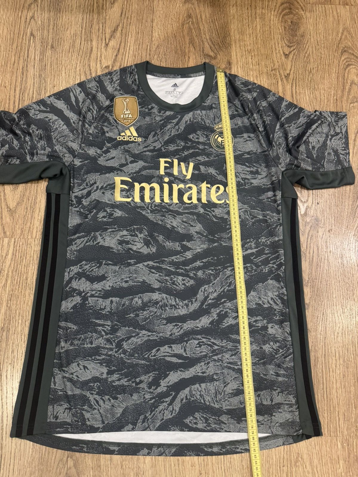 Adidas REAL MADRID ADIDAS 2019-2020 #25 FOOTBALL JERSEY SZ 8 DW4430 Size US XL / EU 56 / 4 - 2 Thumbnail