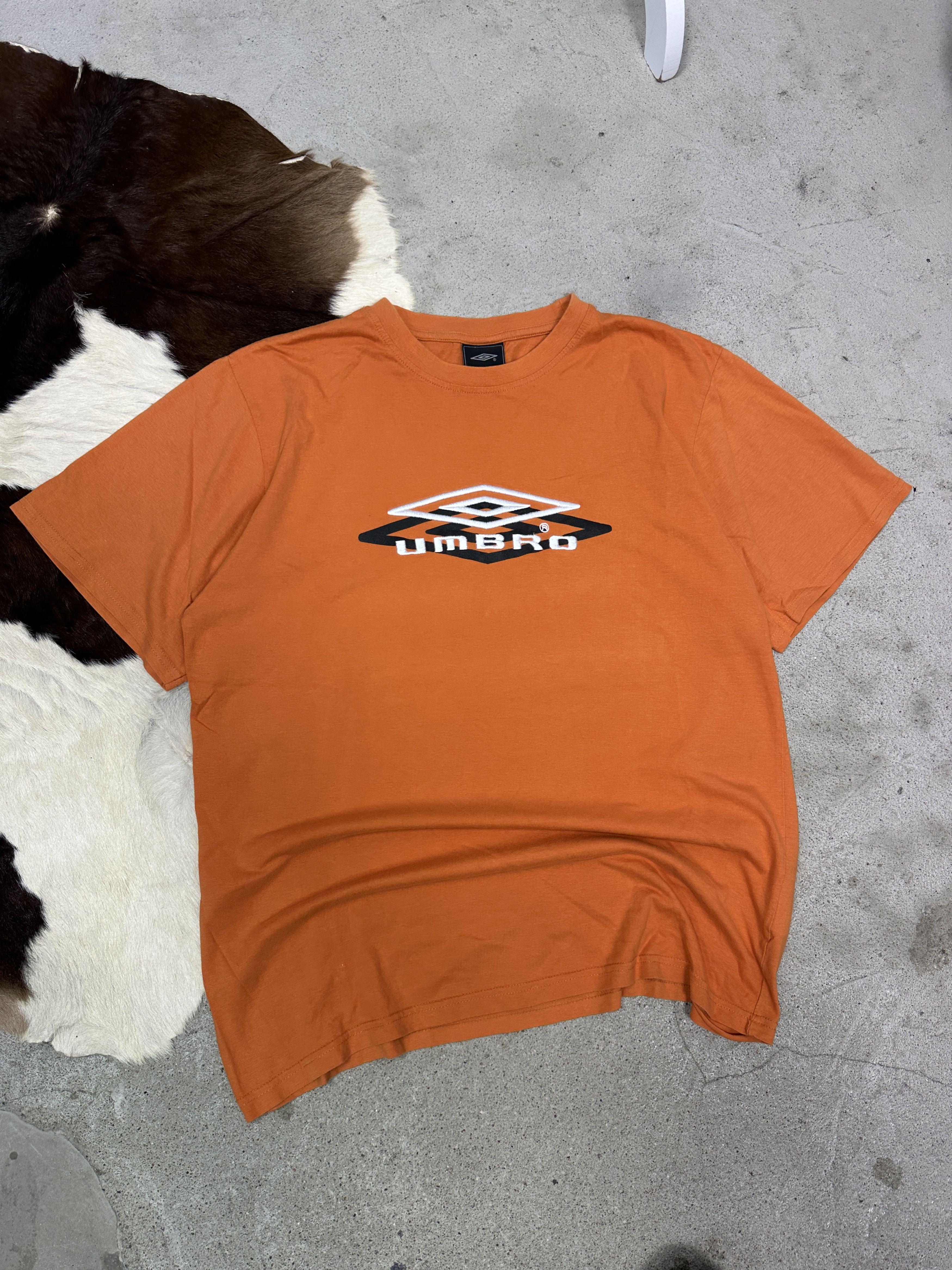Umbro Vintage Sporty Streetwear Casual Umbro T-shirt 00s Size US S / EU 44-46 / 1 - 1 Thumbnail