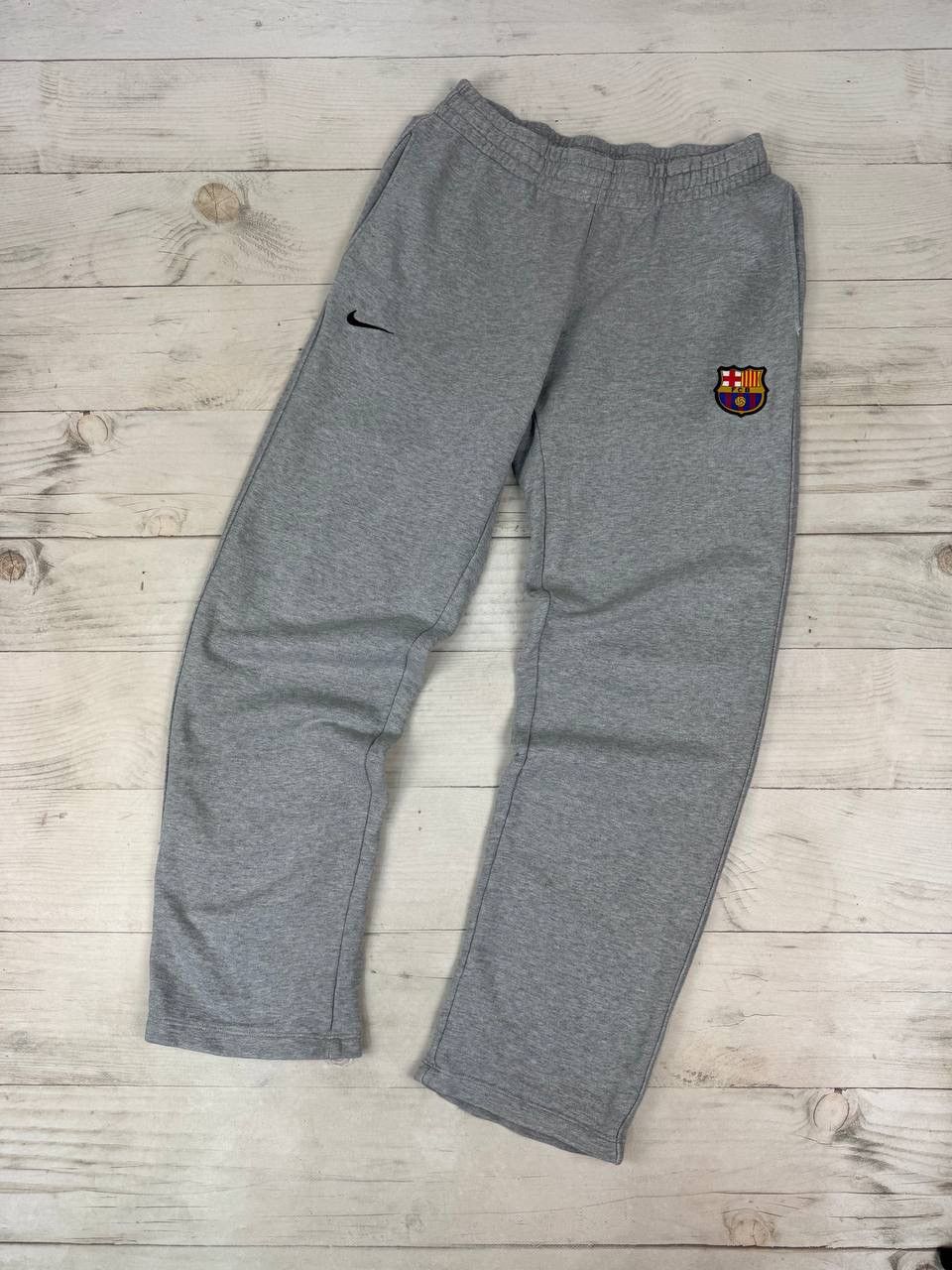 Nike Vintage Nike FC Barcelona Sweatpants Baggy Swoosh Size US 32 / EU 48 - 1 Thumbnail