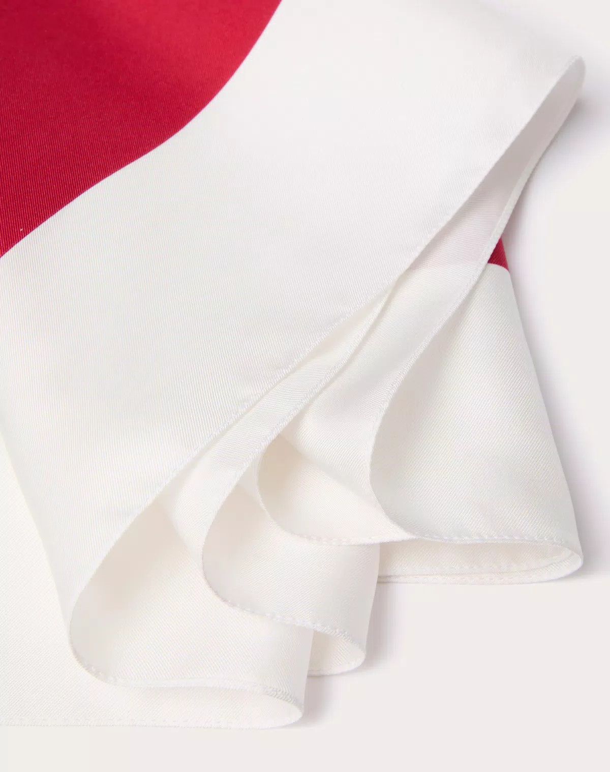 Valentino oc11z0725 Size:OS/ Silk Scarf in red/white Size ONE SIZE - 2 Thumbnail