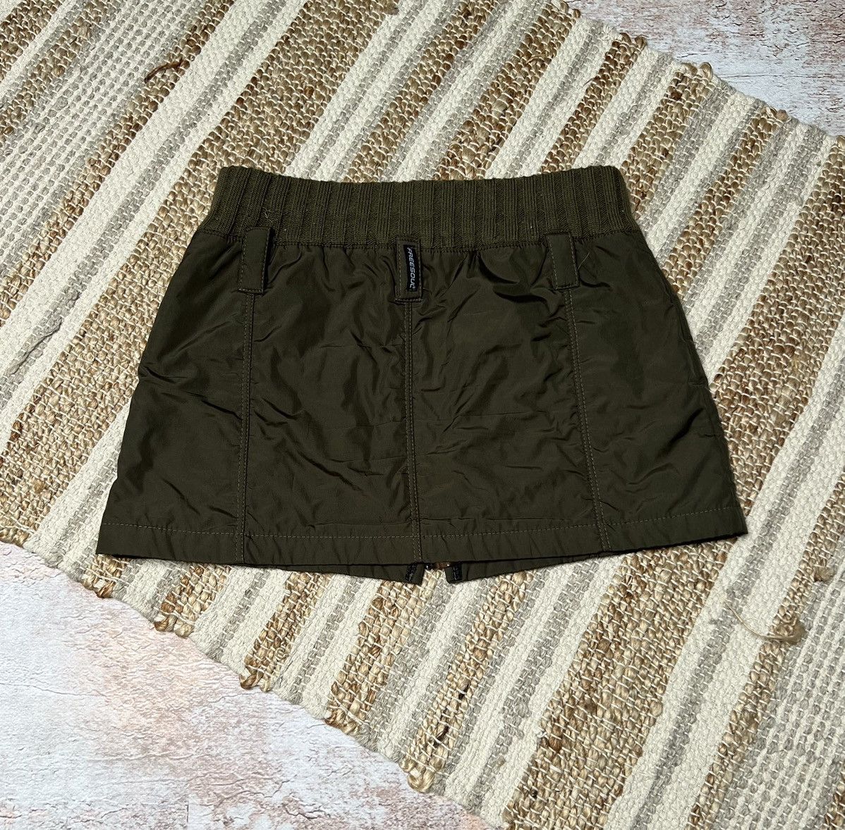 Vintage Freesoul vintage front zip puffer mini skirt Size 28" / US 6 / IT 42 - 5 Thumbnail