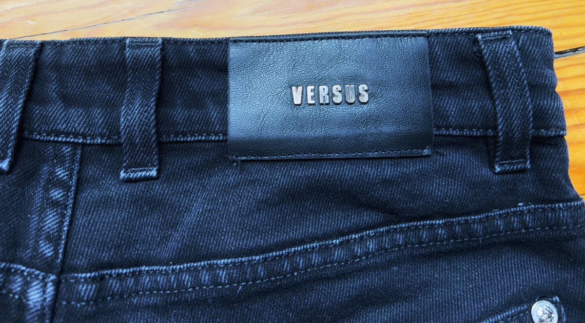 Versus Versace VERSUS VERSACE slim dark gray denim jeans in size 29 Size US 29 - 10 Thumbnail