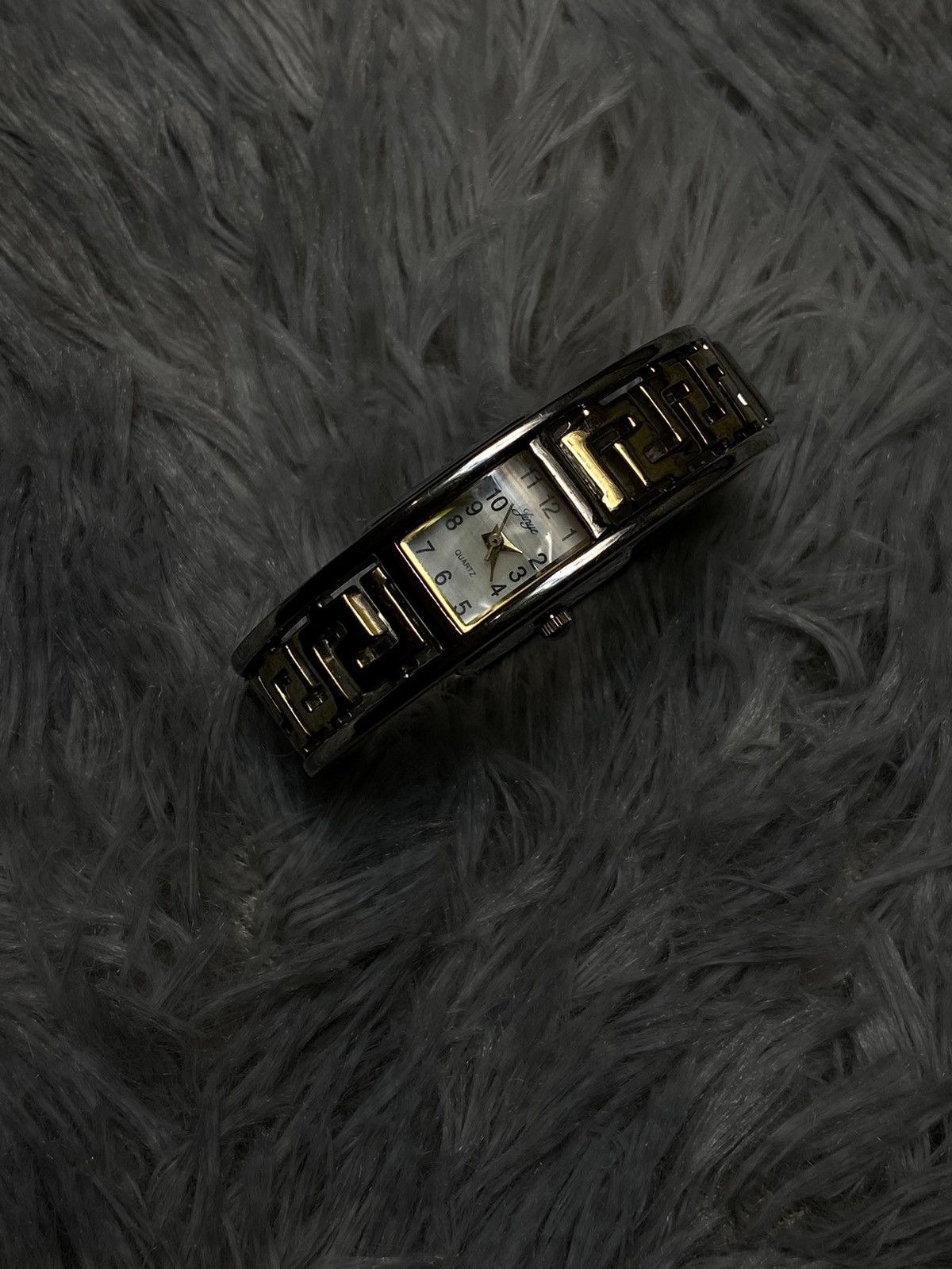 Japanese Brand Gold Bracelet Watch Japanese Brand Size ONE SIZE - 4 Thumbnail