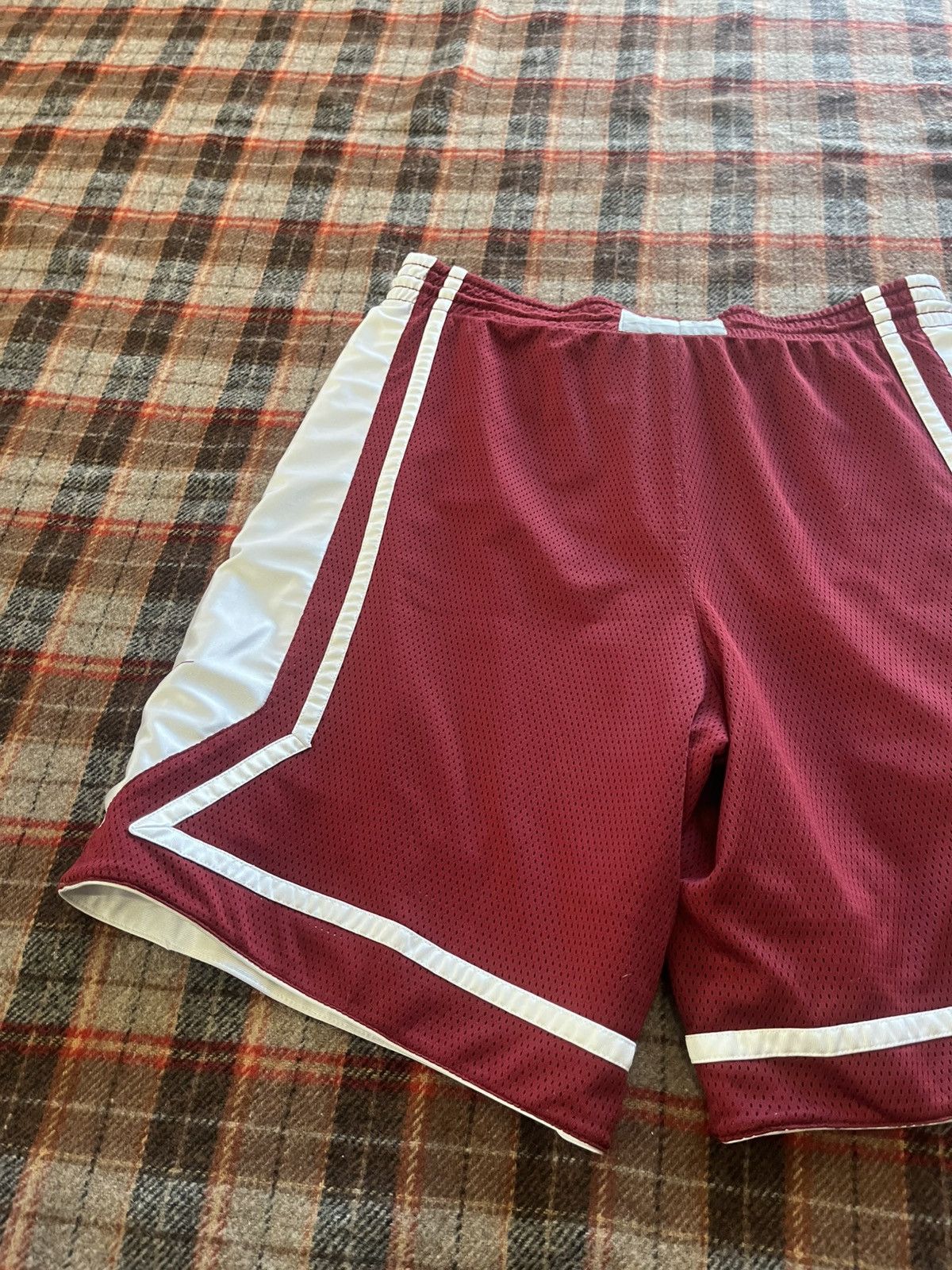 Nike Vintage 2000’s Y2K Nike Reversible Basketball Shorts mens 34 Size US 34 / EU 50 - 11 Thumbnail
