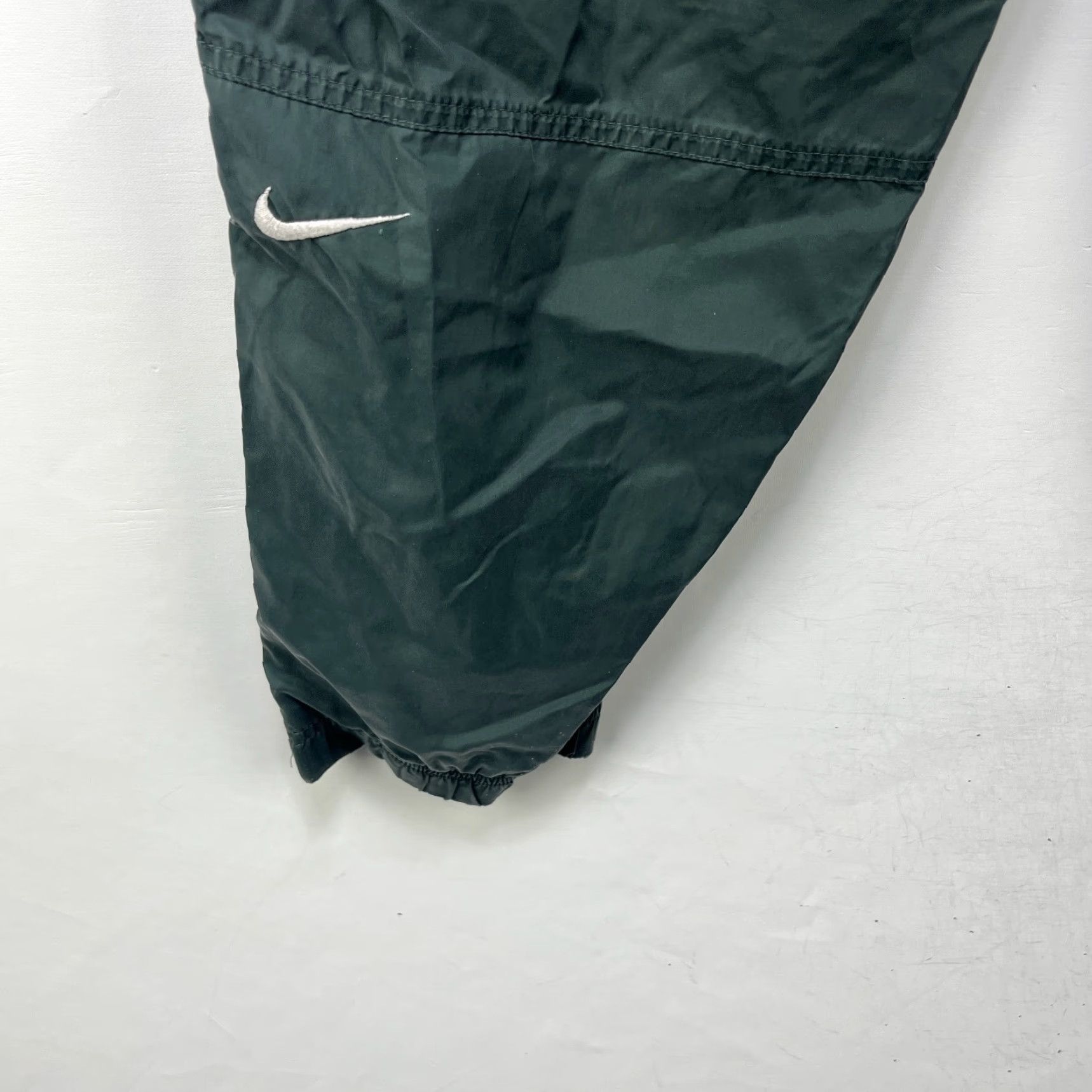 Nike VINTAGE Nike Swoosh Windbreaker Track Pants Large Men Black 90s Casual Pants Size US 33 - 2 Thumbnail
