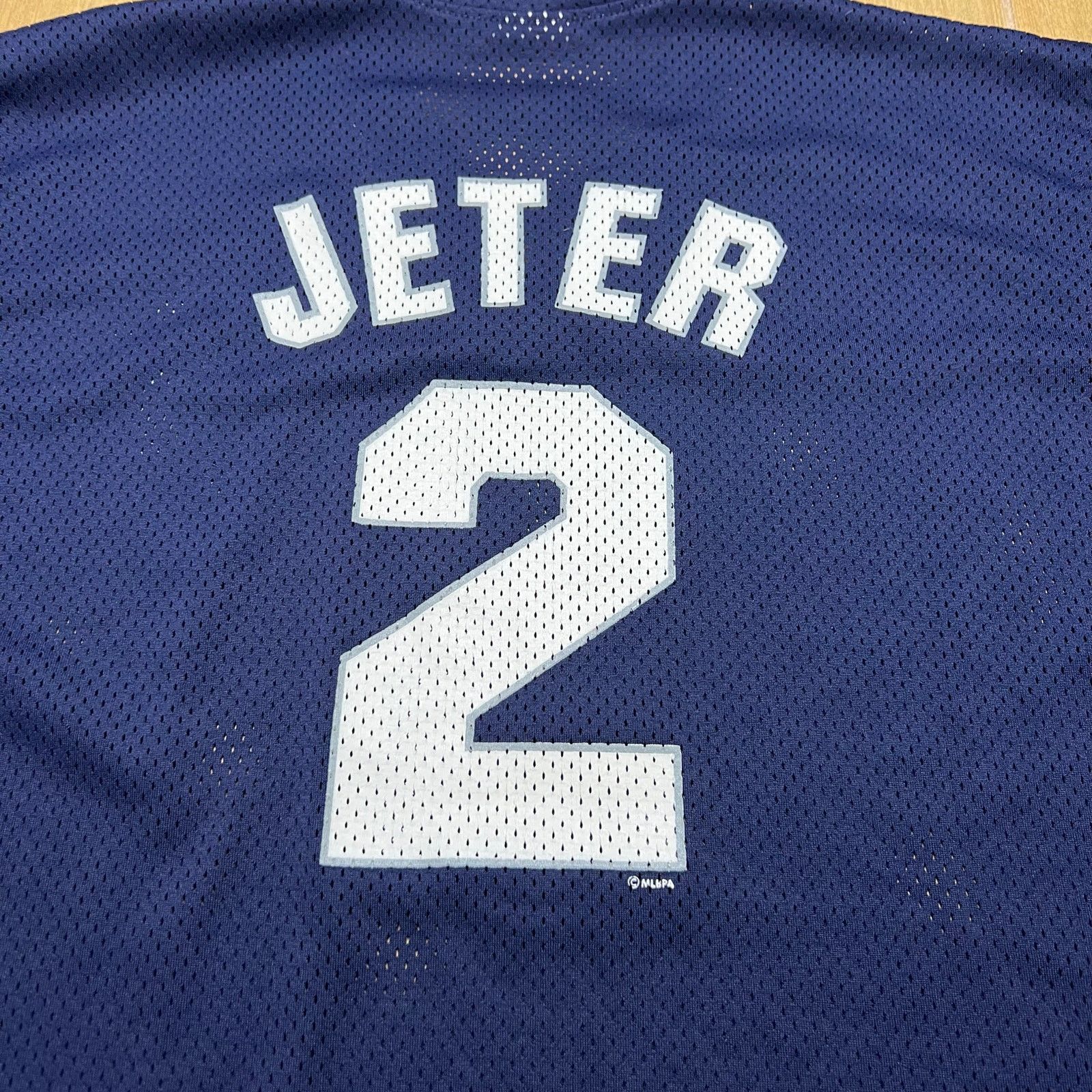 Majestic Vintage Derek Jeter #2 New York Yankees Jersey 90s World XL Size US XL / EU 56 / 4 - 9 Thumbnail