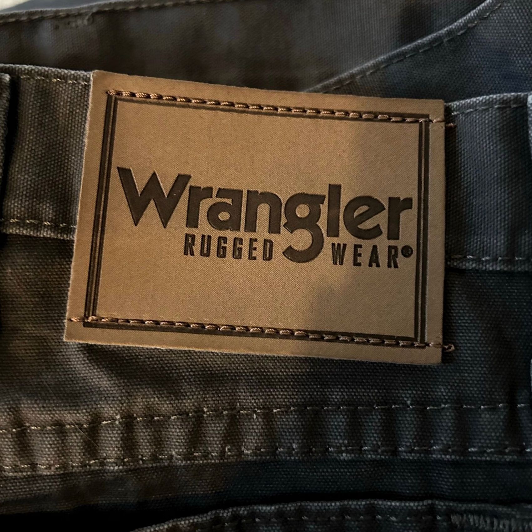Wrangler Wrangler Jeans Dark Gray Straight Leg Cotton Rugged Outdoor Workwear 38x34 Mens Regular 5-Pocket Denim Rustle of Outdoors (If needed remove) Size US 39 - 4 Thumbnail