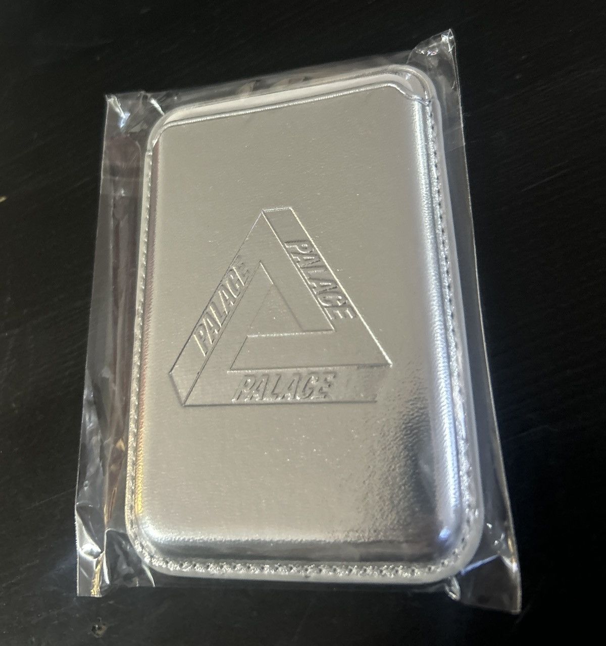 PALACE Magsafe Wallet Silver