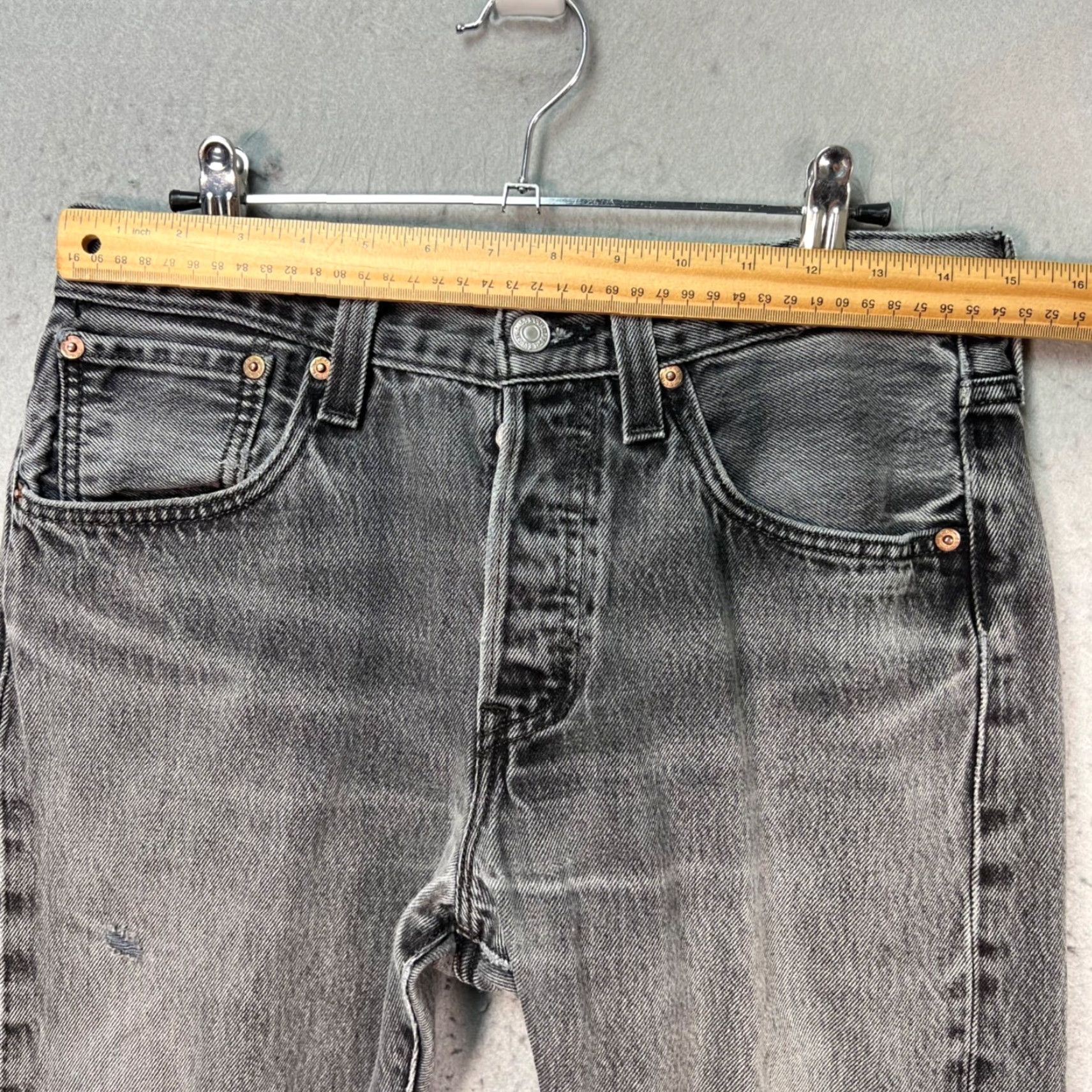 Levi's VTG Levi's 501 Mens Jeans Gray denim Straight Leg 31 x 30 Regular Inseam 30 Cotton 5-Pocket Size US 31 - 6 Thumbnail