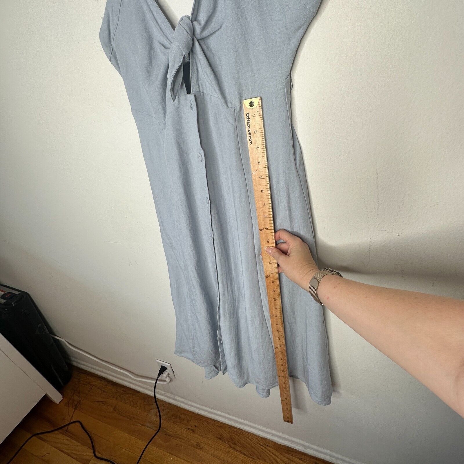 ASTR The Label ASTR The Label Light Blue Denim Linen Tie Front Midi Dress M Size M / US 6-8 / IT 42-44 - 14 Thumbnail