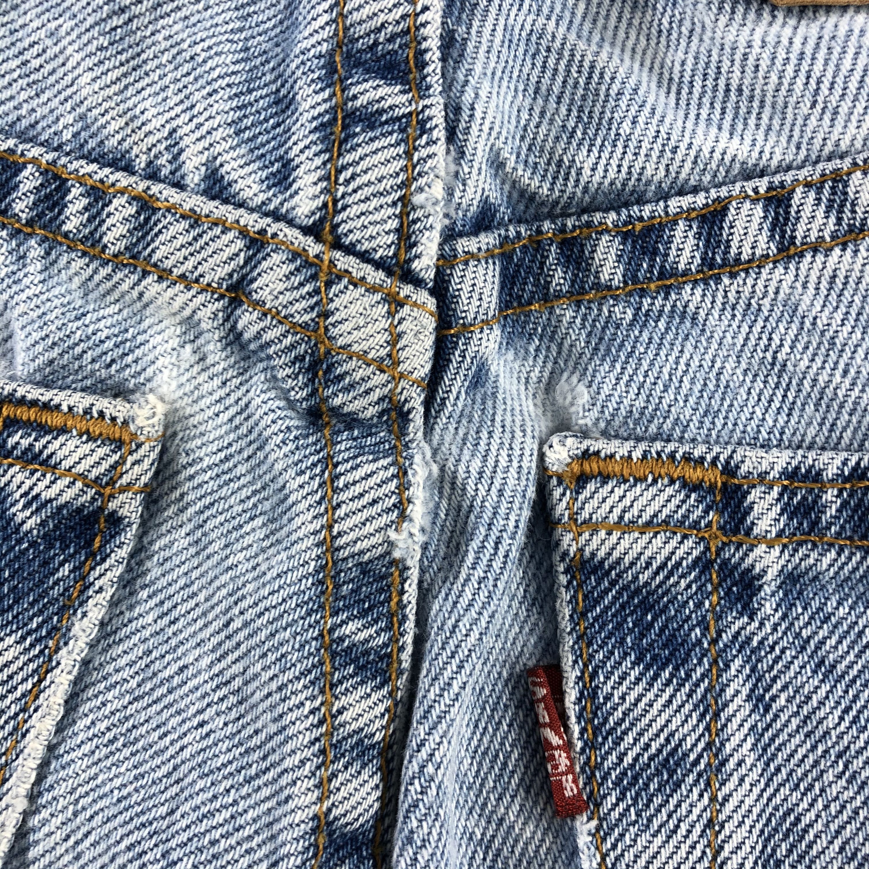 Levi's Vintage 90s Levis 505 Jeans Medium Wash Denim KJ940 Size US 29 - 7 Thumbnail