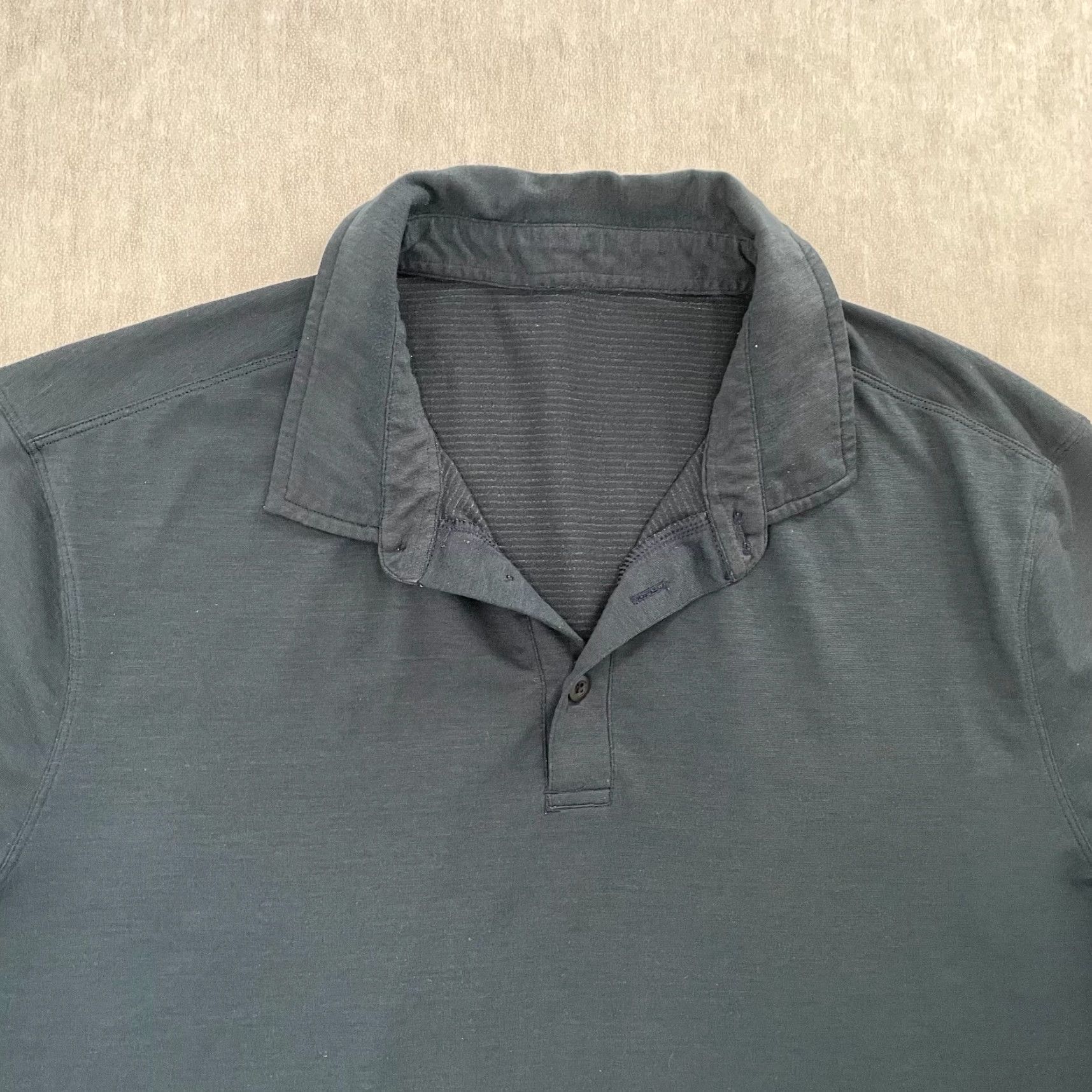 Lululemon Lululemon Tech Polo Shirt Mens XL Short Sleeve Blue Button Collar Polo Shirt XL Blue Lululemon Size US XL / EU 56 / 4 - 3 Thumbnail