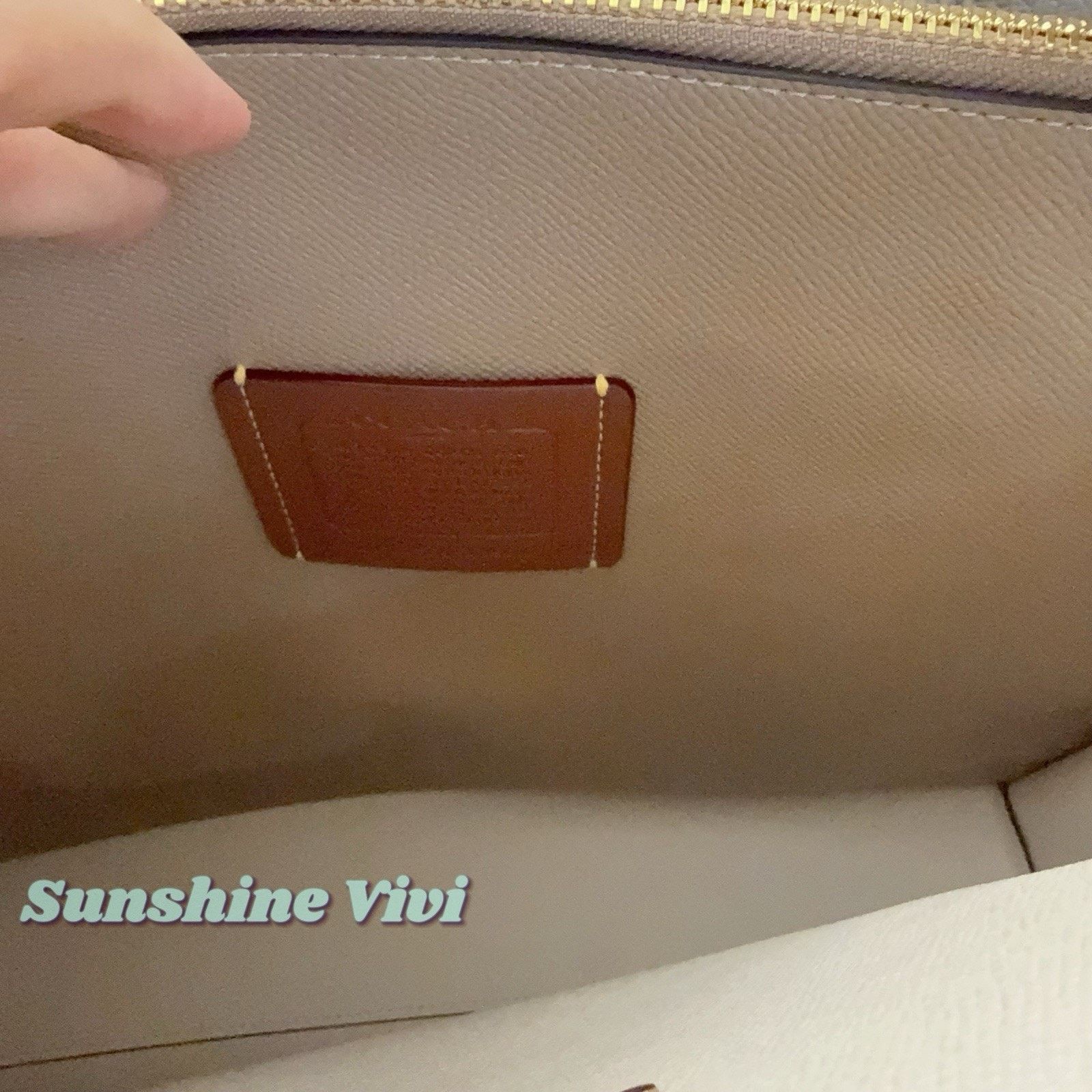 Coach NWT Coach Mollie Tote Bag Large Signature CV967 White /Chalk Size ONE SIZE - 6 Thumbnail