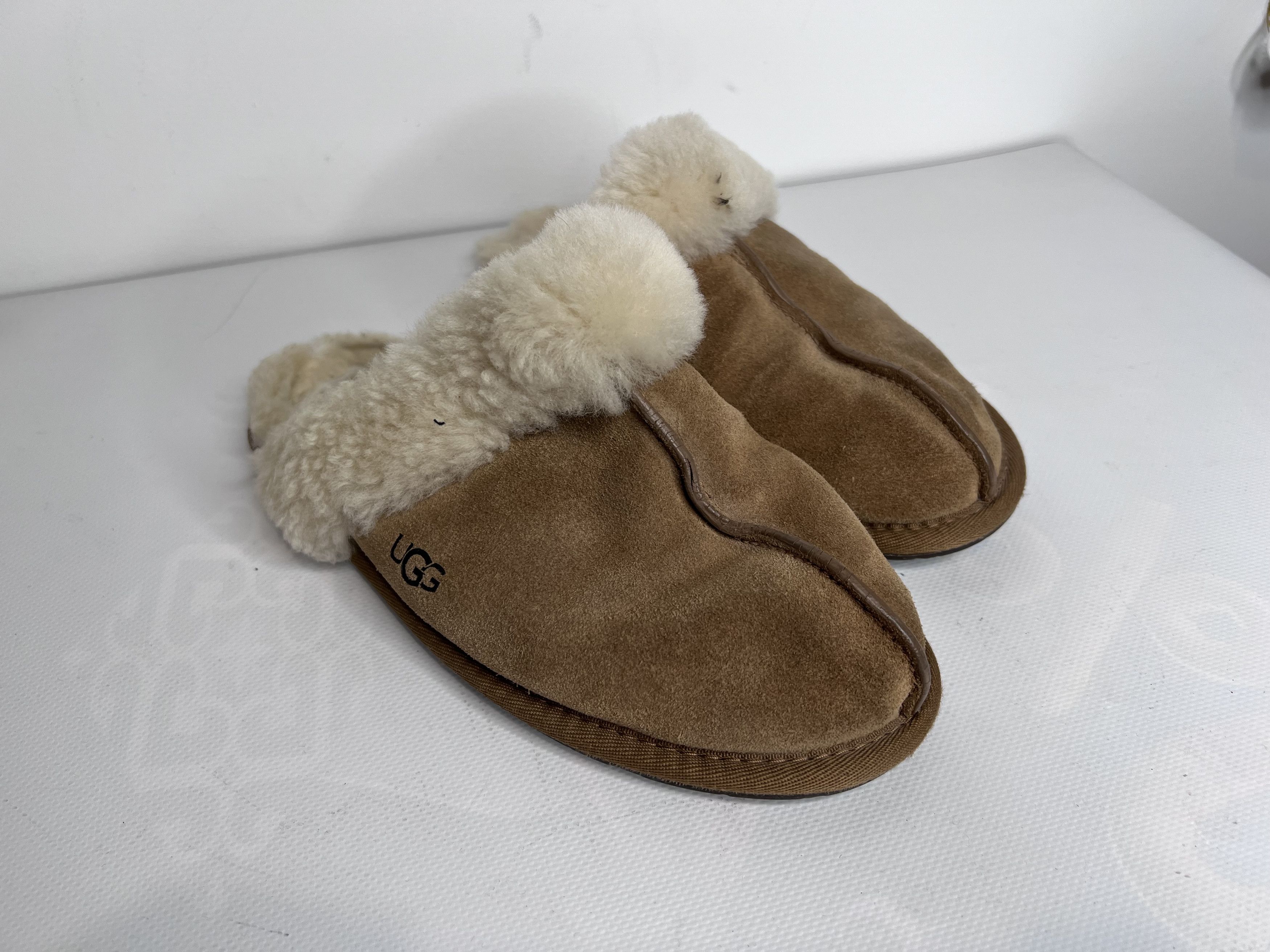 Ugg UGG SCUFFETTE II CHESTNUT SUEDE SLIPPERS SIZE US 7 EU 38 Size US 7 / IT 37 - 1 Thumbnail