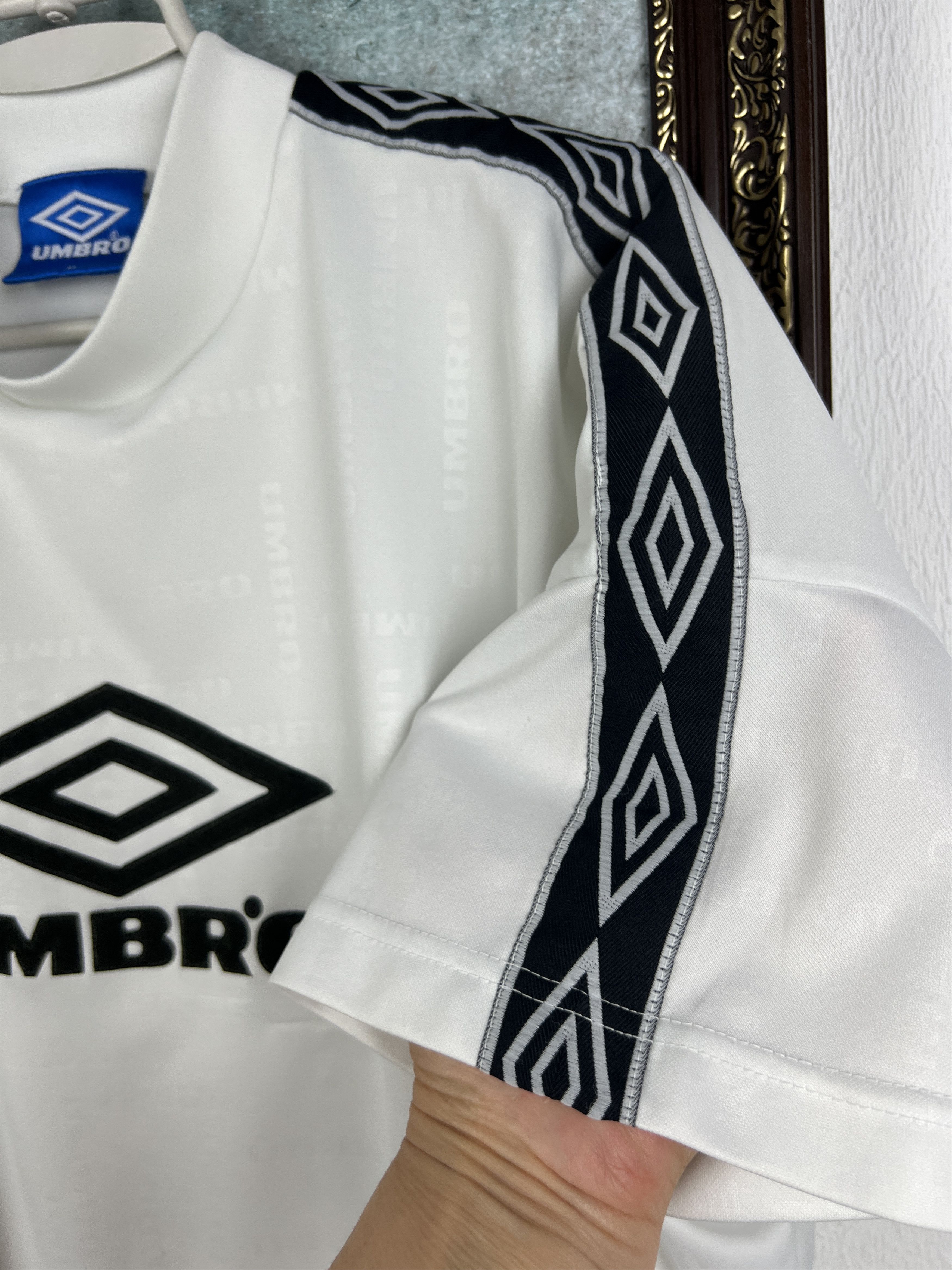 Umbro Nottingham Forest Football Template Shirt Soccer Jersey Size US M / EU 48-50 / 2 - 4 Thumbnail