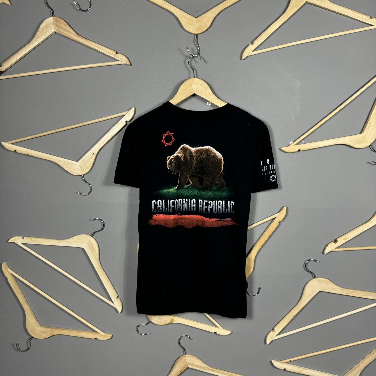 Band Tees TOOL California Republic Band T-shirt Size US M / EU 48-50 / 2 - 2 Thumbnail