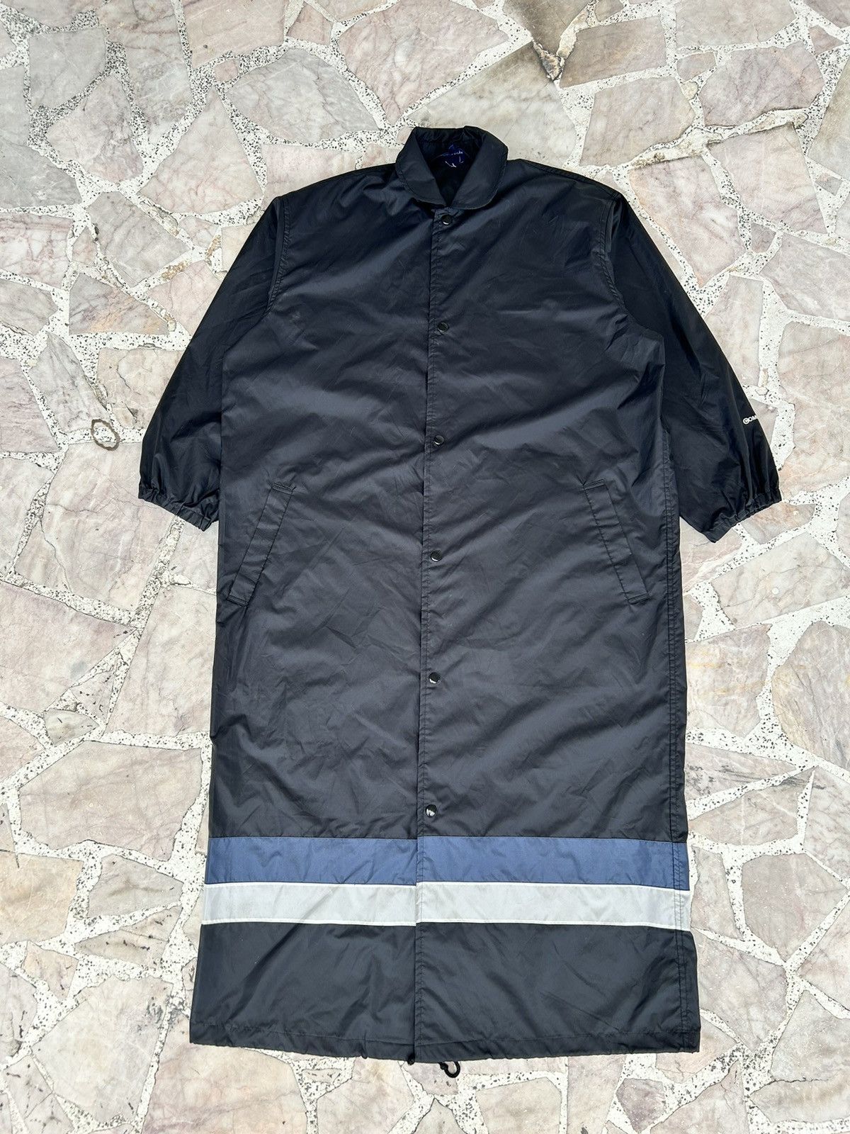 Comme des Garcons Cdg black raincoat spellout on wrist Size US L / EU 52-54 / 3 - 1 Thumbnail