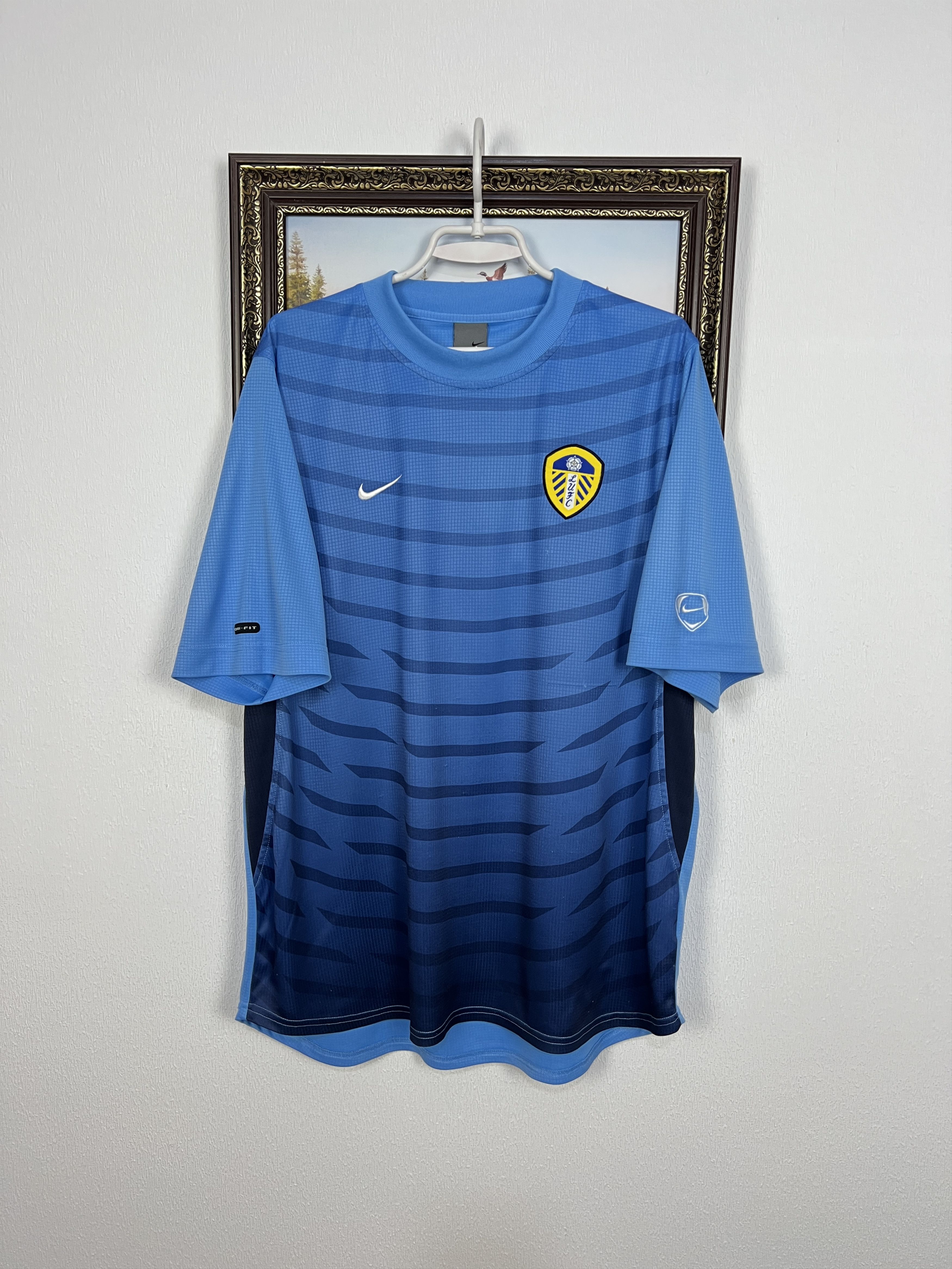 Nike Vintage Nike Leeds United Football Train Shirt Soccer Size US XL / EU 56 / 4 - 1 Thumbnail