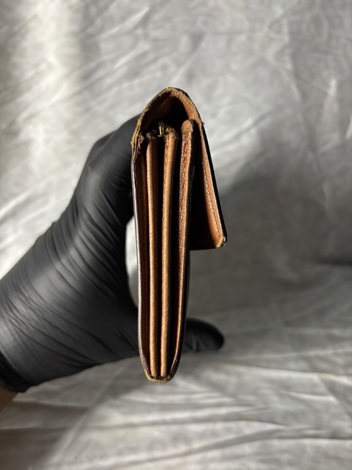 Louis Vuitton (very worn) Louis Vuitton Long Wallet Size ONE SIZE - 5 Thumbnail