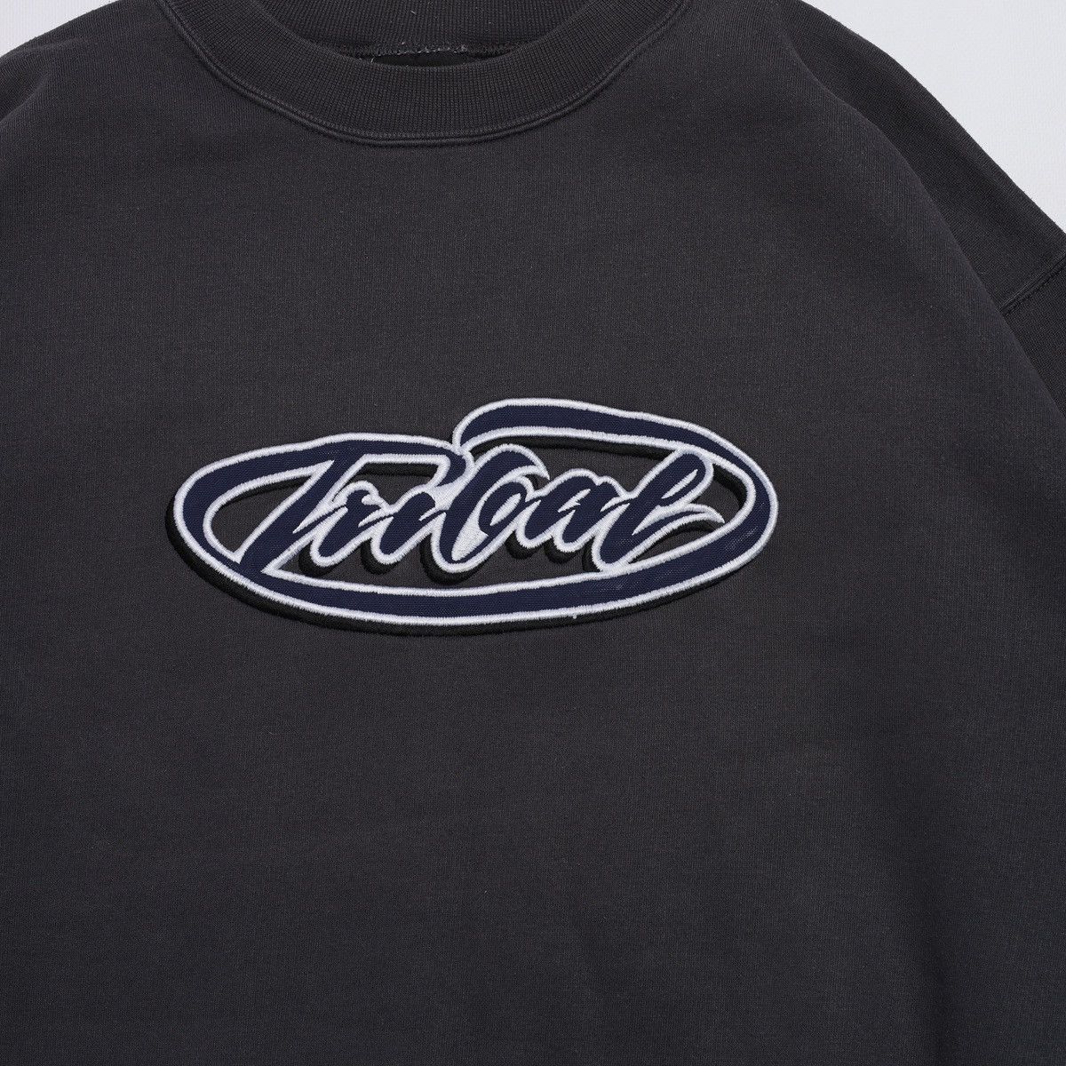 Tribal Streetwear Vintage Tribal Center Logo Sweatshirt Size US XL / EU 56 / 4 - 3 Thumbnail