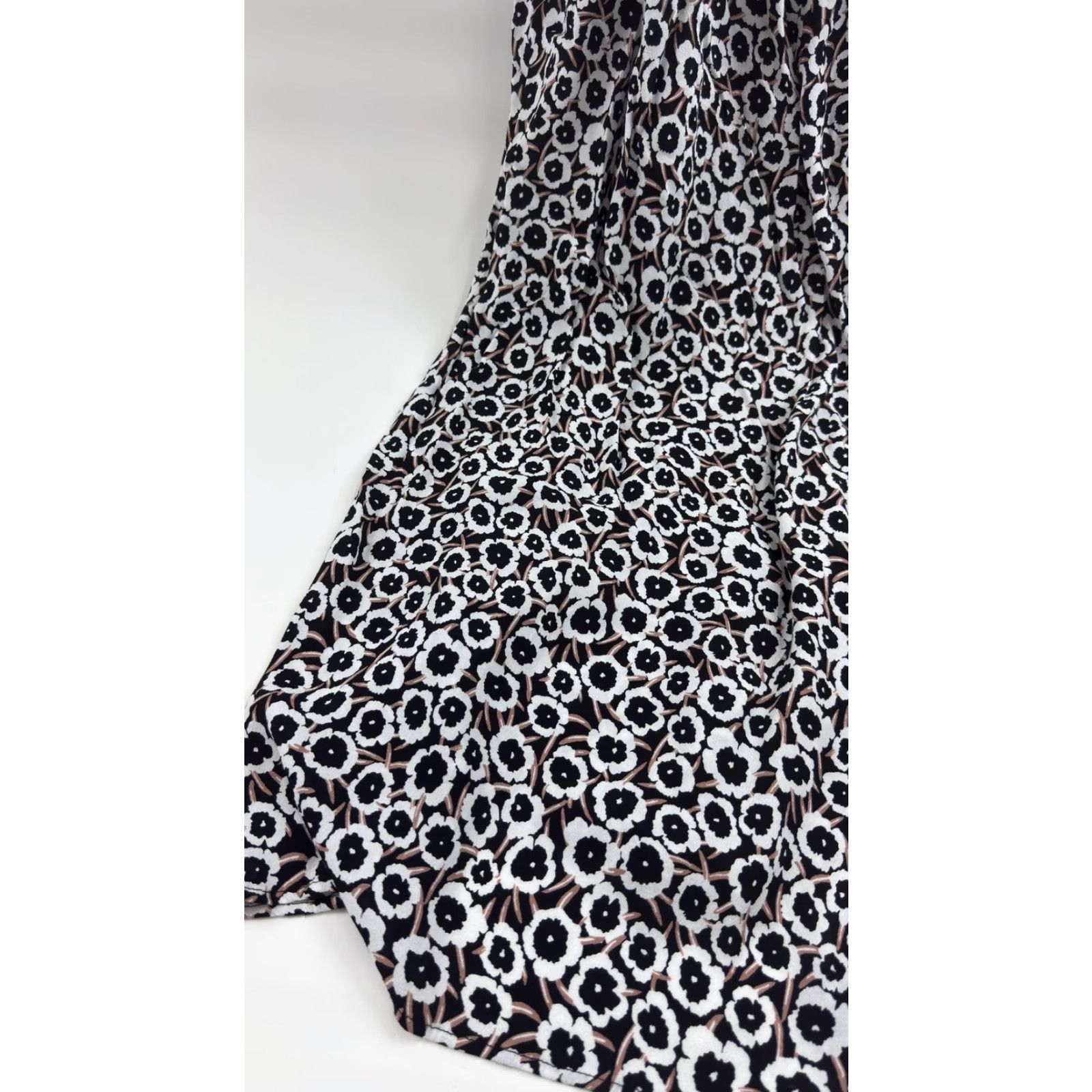 Diane von Furstenberg VINTAGE Diane von Furstenberg Dress Womens 2XL Sleeveless Floral Sundress Casual Summer Tie Strap Size XXL / US 16-18 / IT 52-54 - 2 Thumbnail