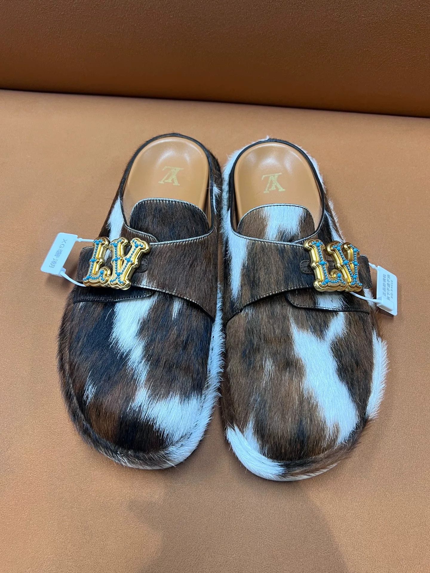Louis Vuitton Louis Vuitton Easy Men's Leather Slides Size US 9 / EU 42 - 1 Thumbnail