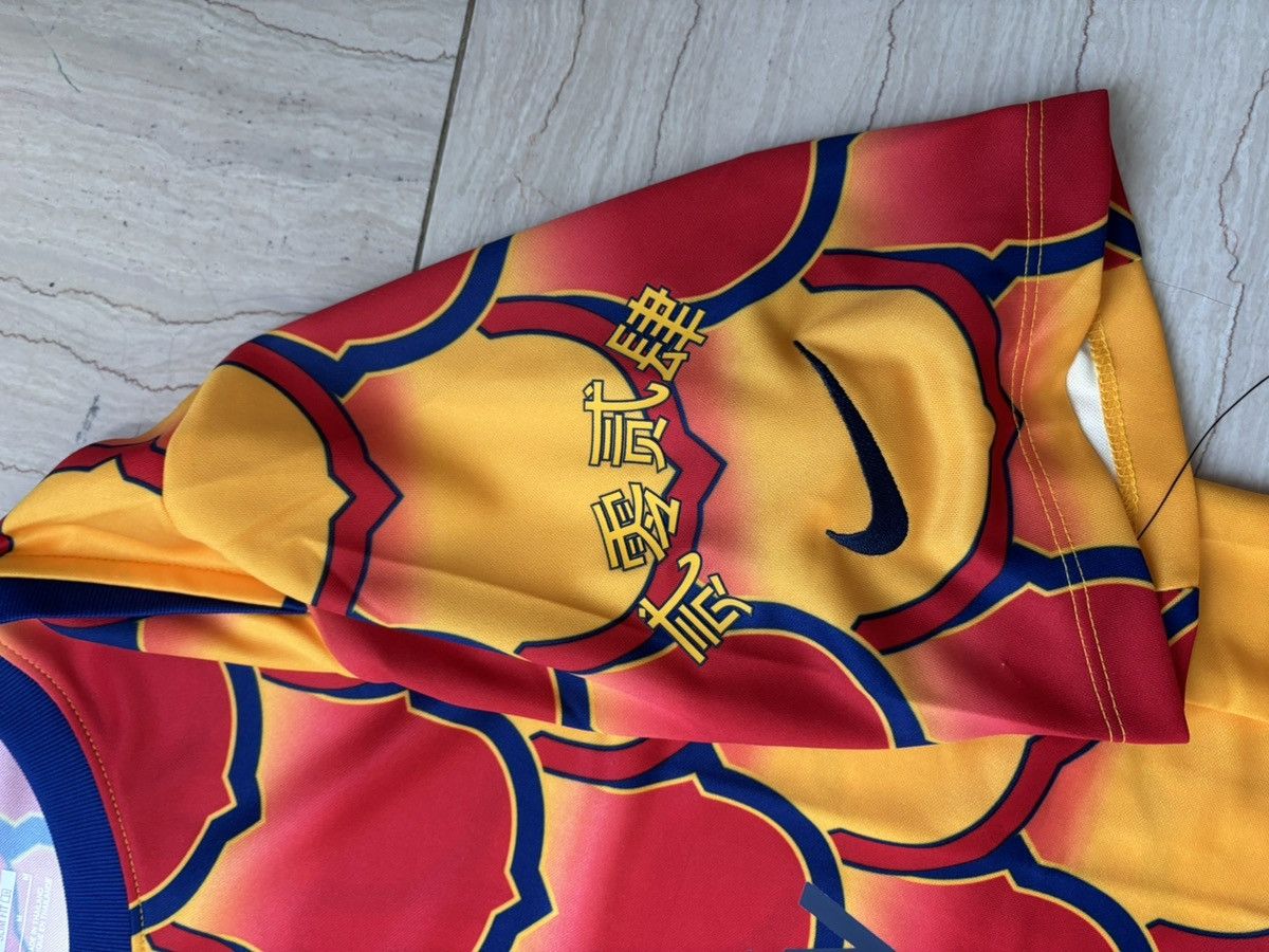 Nike BNWT Barcelona Gold Pre-Match 2023-2024 Pre-match Jersey Size US M / EU 48-50 / 2 - 4 Thumbnail