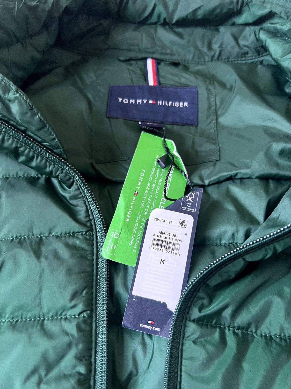 Tommy Hilfiger Tommy Hilfiger new w tags green puffer gilet packable - M Size US M / EU 48-50 / 2 - 10 Thumbnail