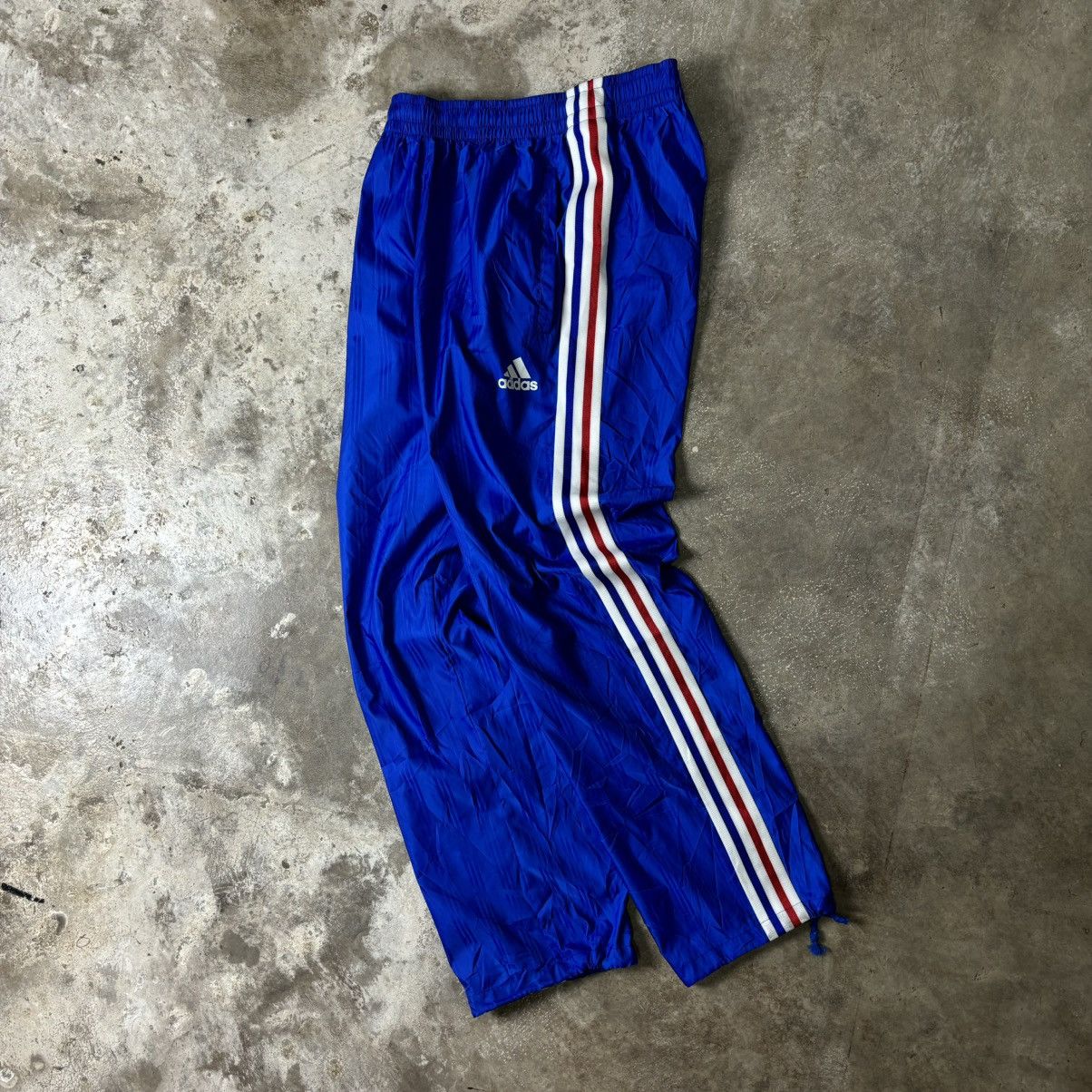 Adidas × Vintage VINTAGE ADIDAS NYLON PANTS Size US 32 / EU 48 - 1 Thumbnail