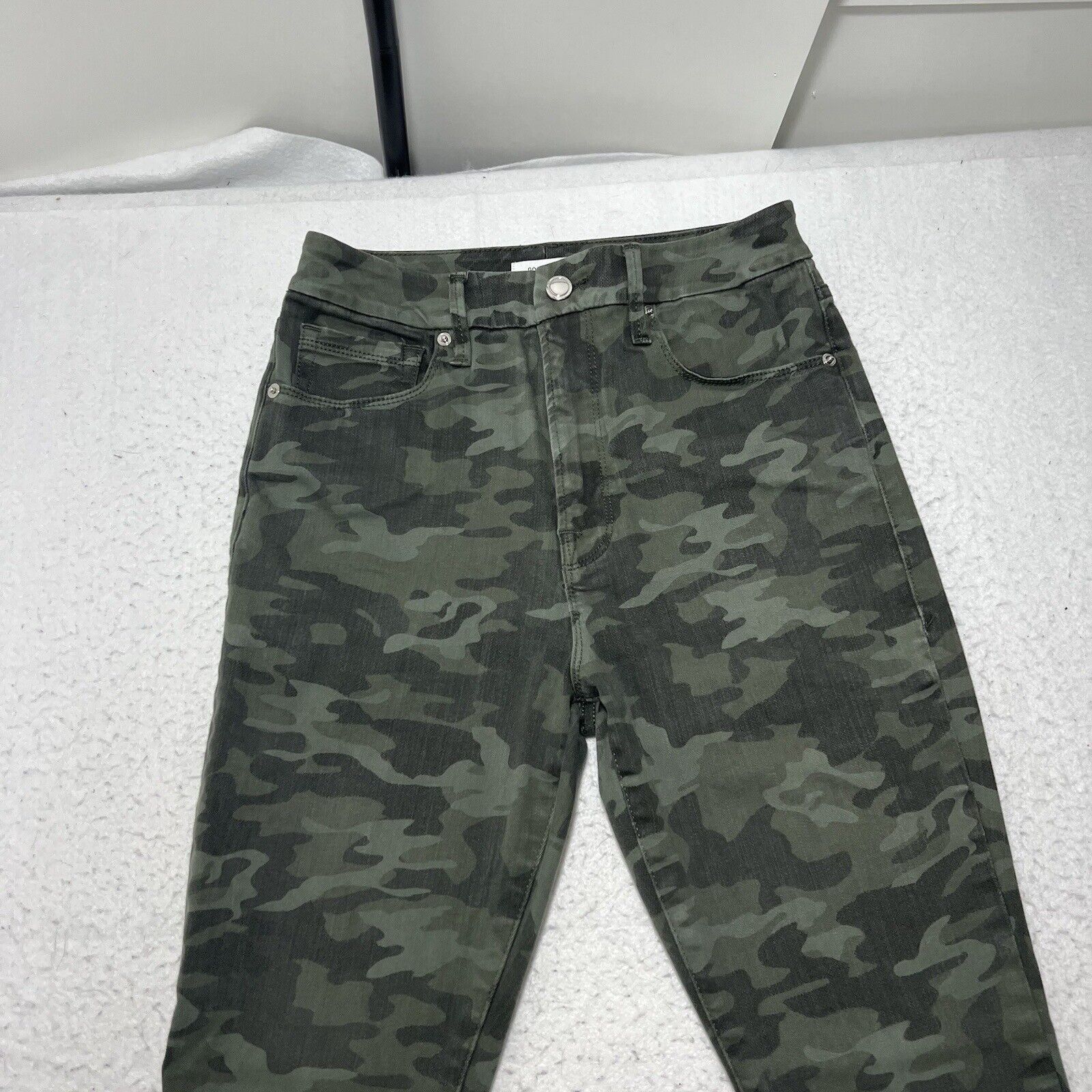 Good American Good American 8 / 29 Good Skinny Leg Camouflage Green Jeans Size 30" / US 8 / IT 44 - 2 Thumbnail