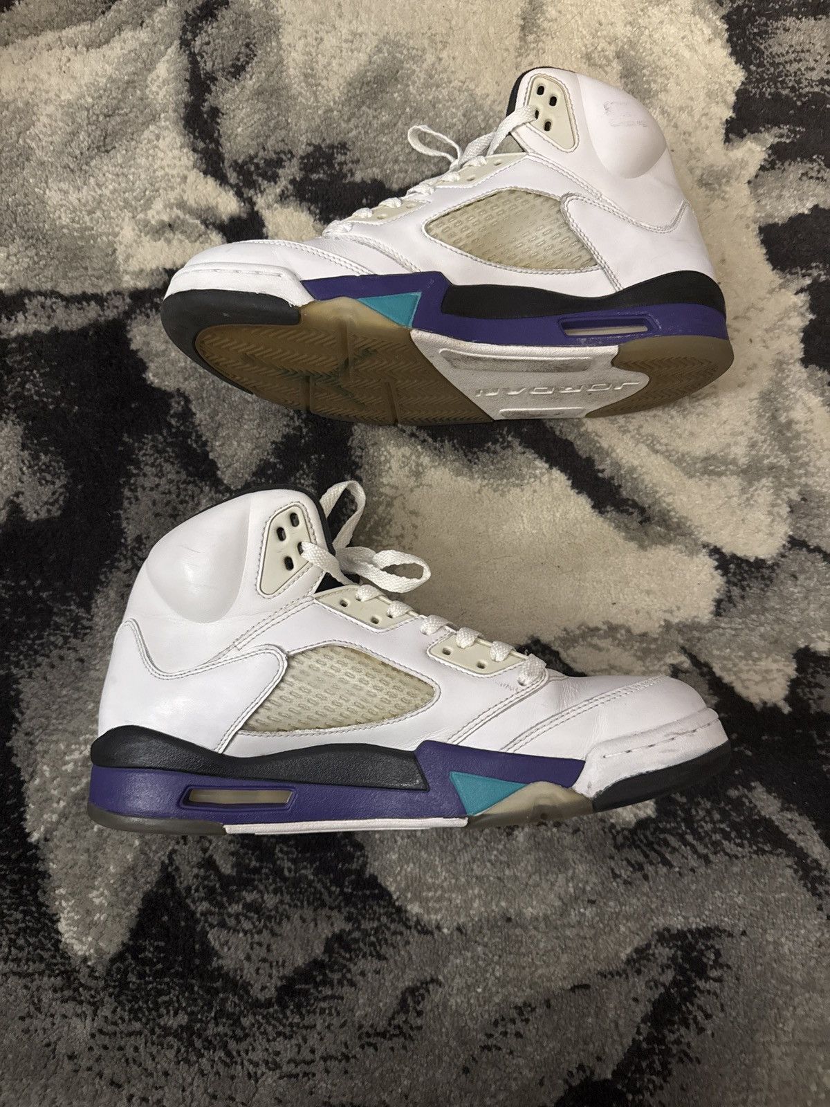 Jordan Brand Air Jordan 5 ‘Grape’ Size US 10 / EU 43 - 2 Thumbnail
