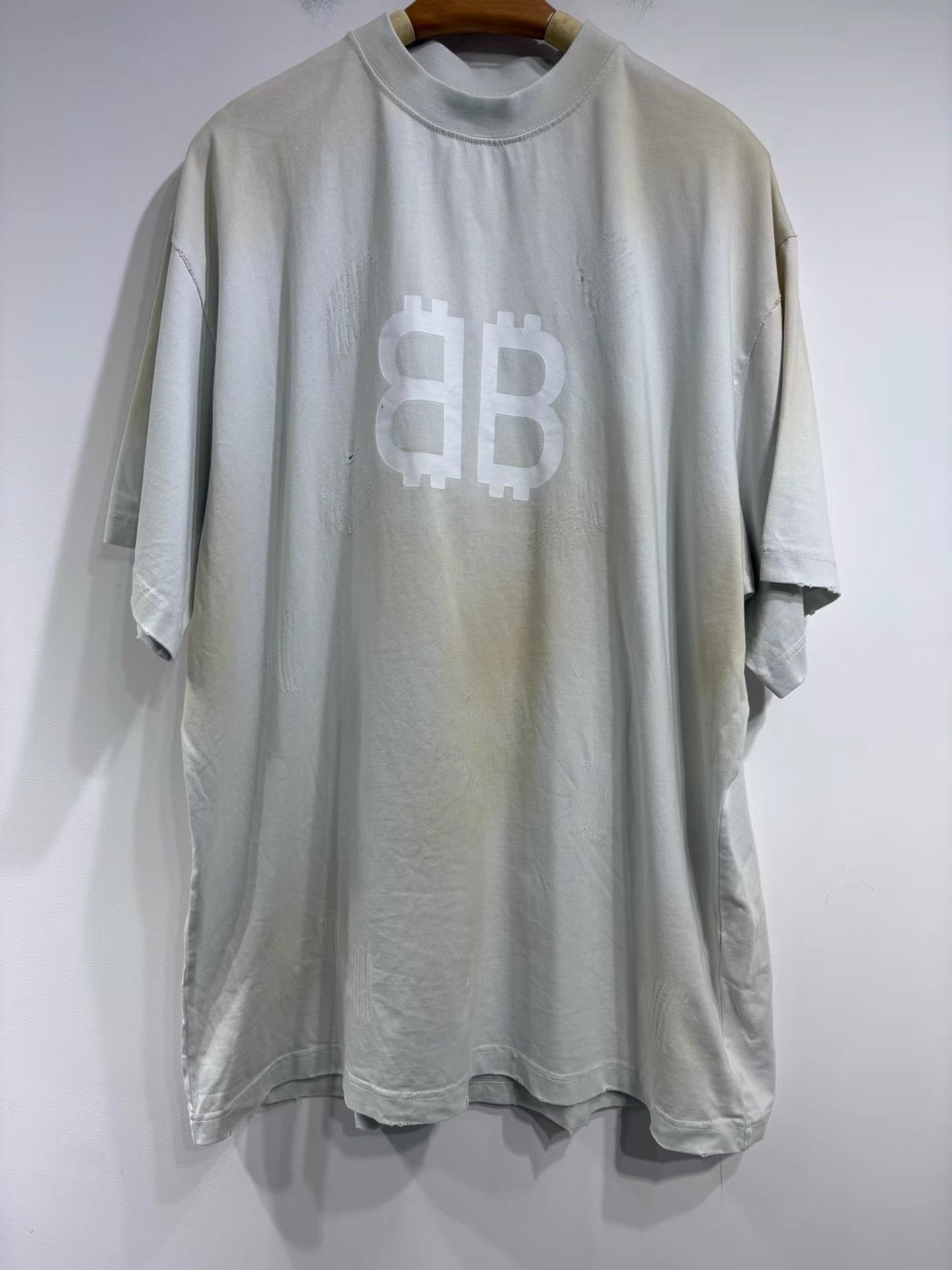 Balenciaga Balenciaga Men's Bitcoin Mud Wash Tee K29 Size US L / EU 52-54 / 3 - 1 Thumbnail
