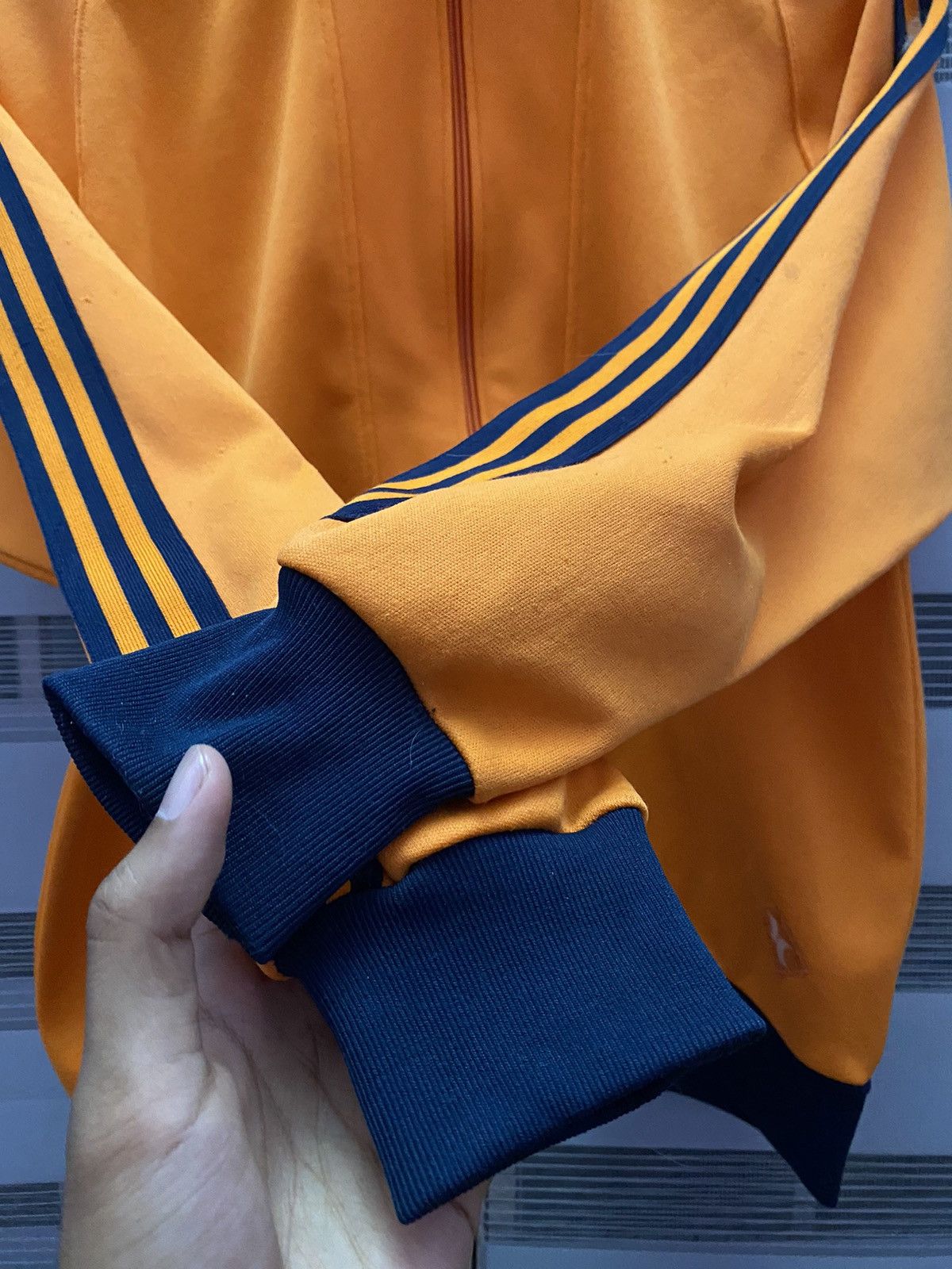 Descente Vintage 90s Descente Full Zipper Tracktop Windbreaker Size US M / EU 48-50 / 2 - 3 Thumbnail