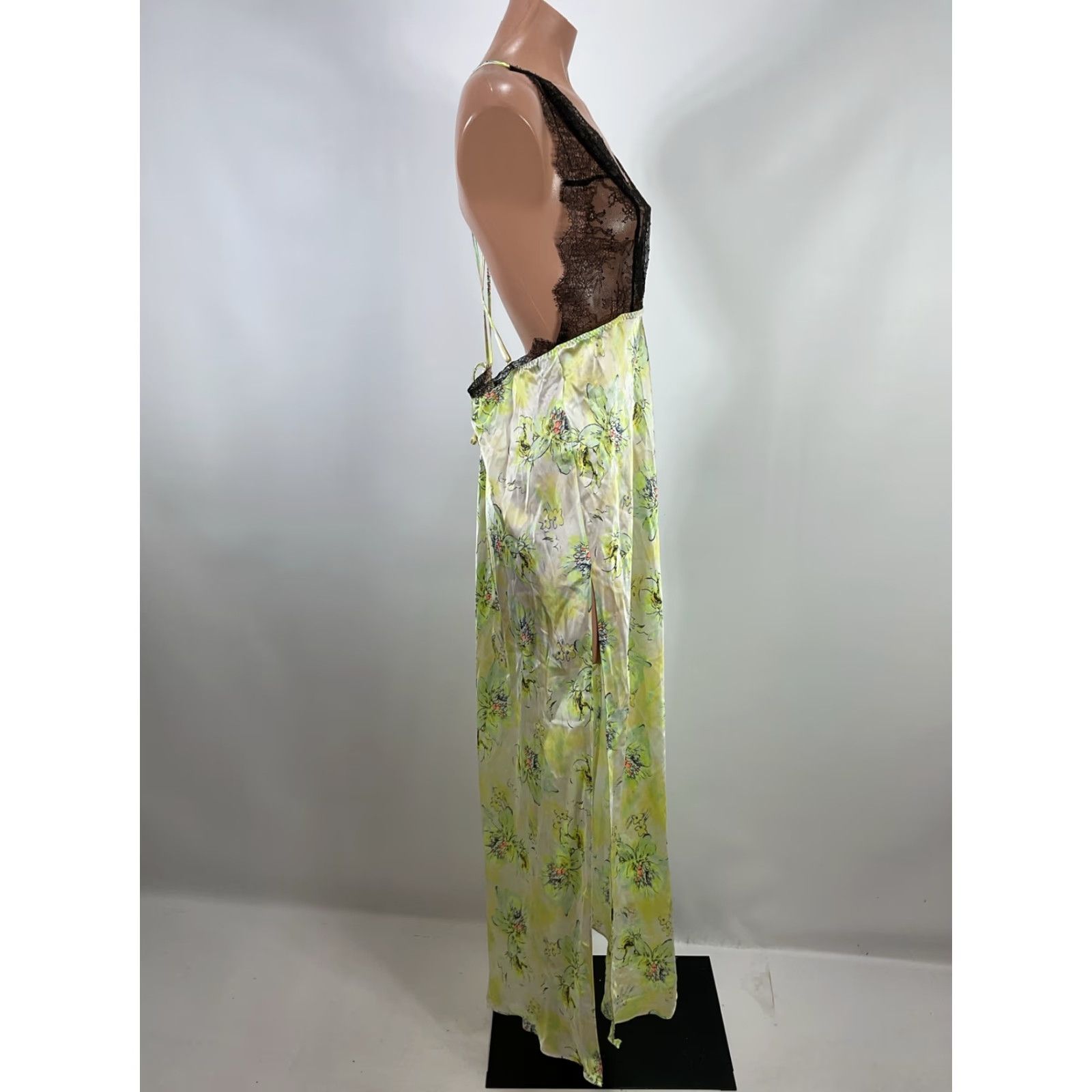 VINTAGE Victoria's Secret Fantasy Island Designer Collection Silk Lace Nightgown Gown