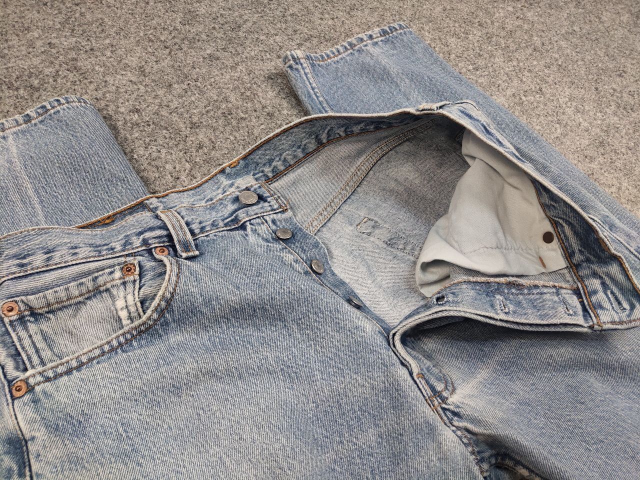 Levi's × Vintage Vintage 90's Levis 501 Made in USA Faded Blue Denim Jeans Size US 34 / EU 50 - 13 Thumbnail