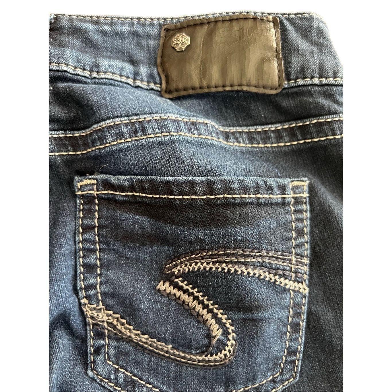 Silver Jeans Co. Silver Jean Co. Denim Suki mid Capri jean size 28x23 Size 28" / US 6 / IT 42 - 8 Thumbnail