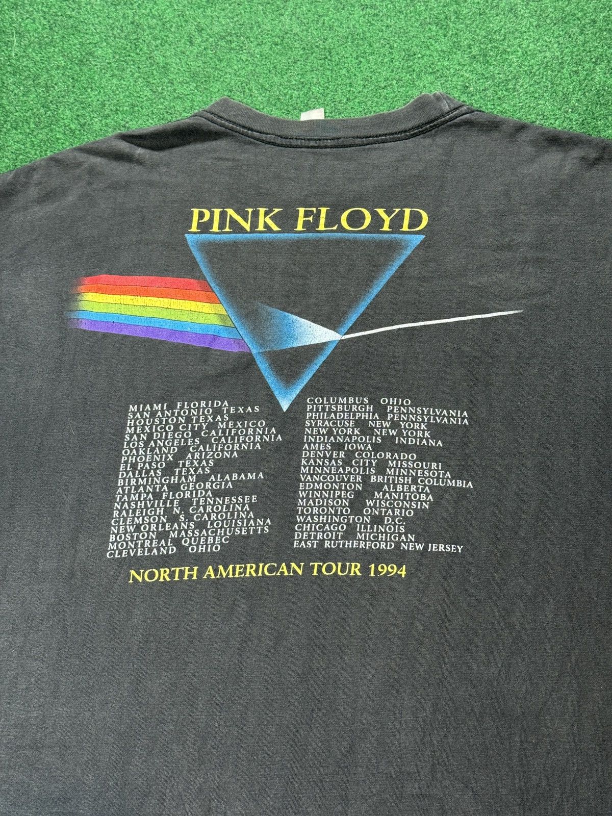Band Tees × Vintage Vintage 90s Pink Floyd Dark Side FADED 1994 Tour T Shirt Size US XL / EU 56 / 4 - 5 Thumbnail