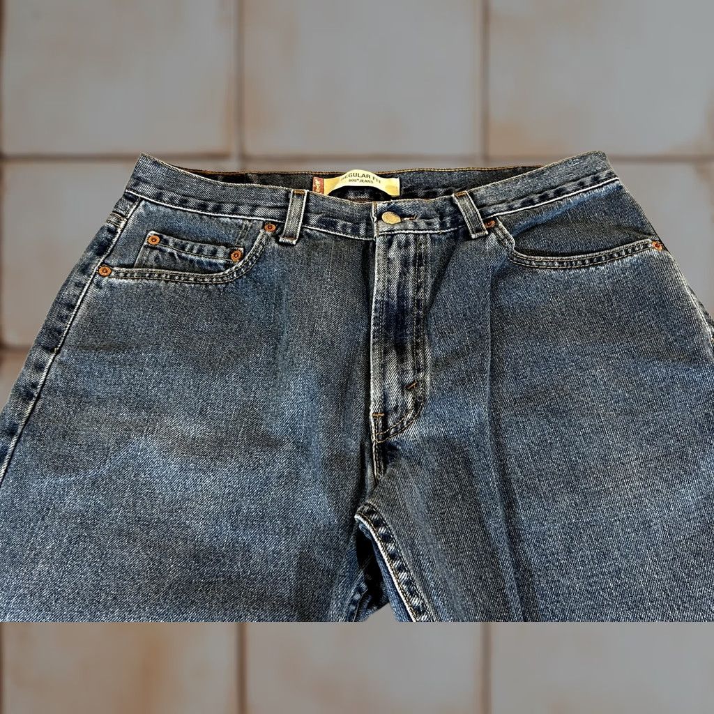 Levi's VINTAGE Levi's 505 Jeans Mens Regular Fit Straight Blue Medium Wash 34x30 Denim 100% Cotton Jeans Mens Size US 34 / EU 50 - 1 Thumbnail