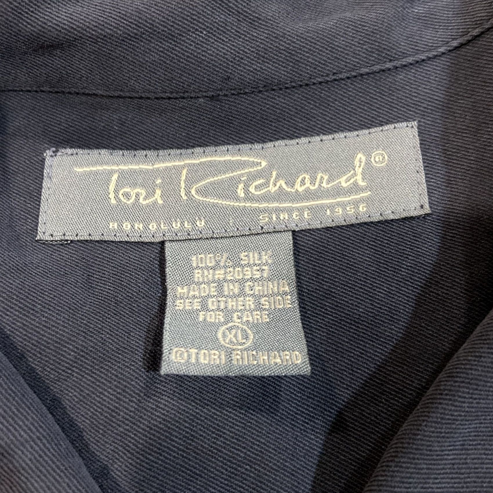 Tori Richard VINTAGE Tori Richard Silk Shirt Tiki Embroidered XL Black Hawaiian Button-Up Shirt Men Size US XL / EU 56 / 4 - 3 Thumbnail
