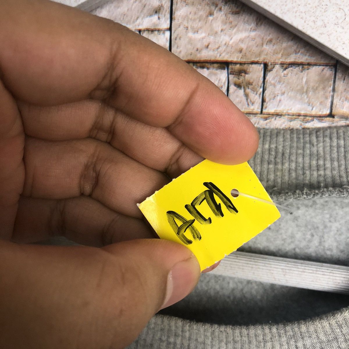 Japanese Brand × Vintage World Bear Grey vintage Sweatshirt #A171 Size US L / EU 52-54 / 3 - 11 Thumbnail