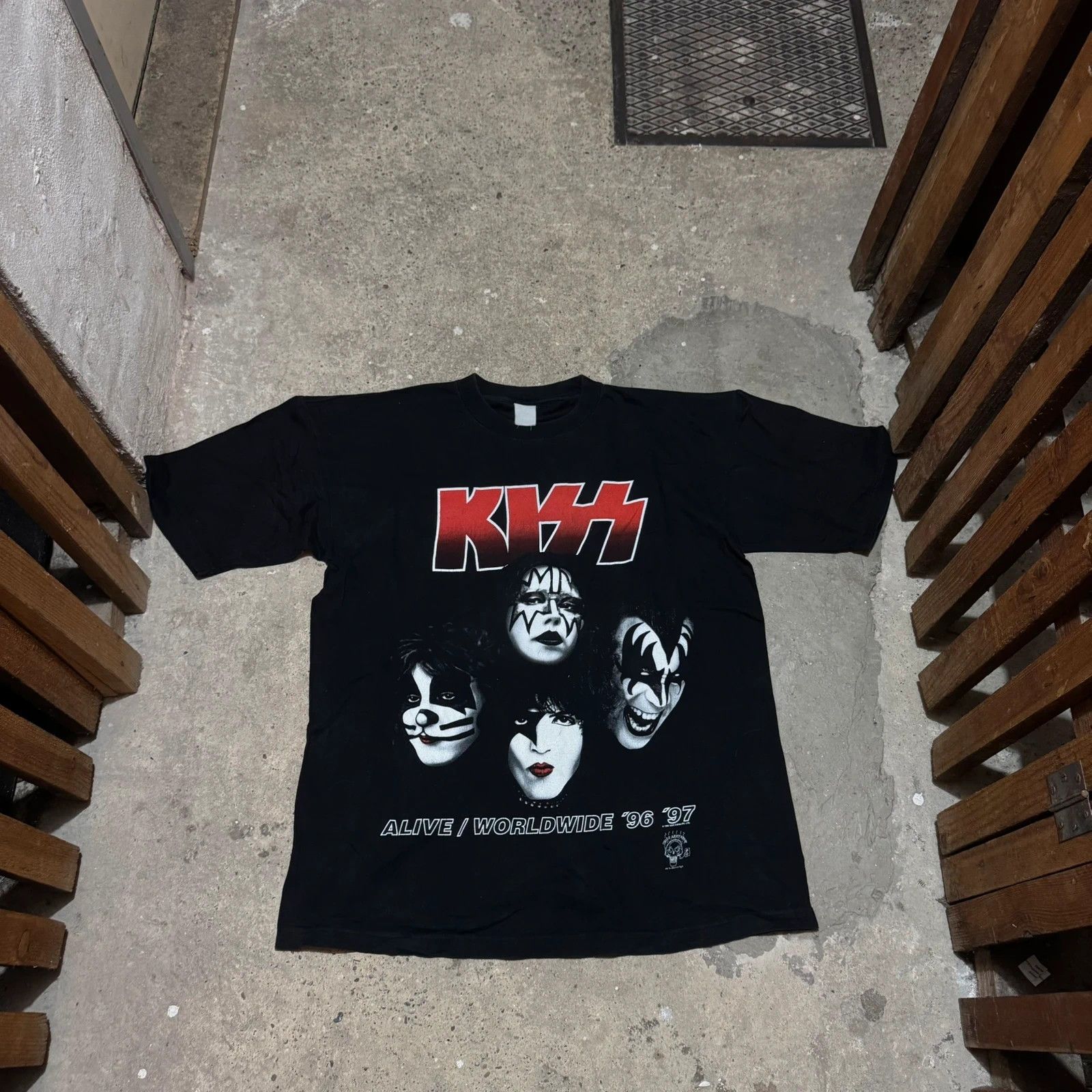 Band Tees Vintage kiss 1996 alive tour Size US XL / EU 56 / 4 - 1 Thumbnail