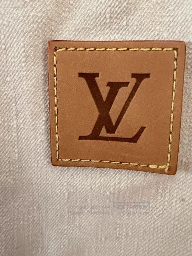 Louis Vuitton Louis Vuitton Beige leather logo short sleeve shirt Size US M / EU 48-50 / 2 - 5 Thumbnail