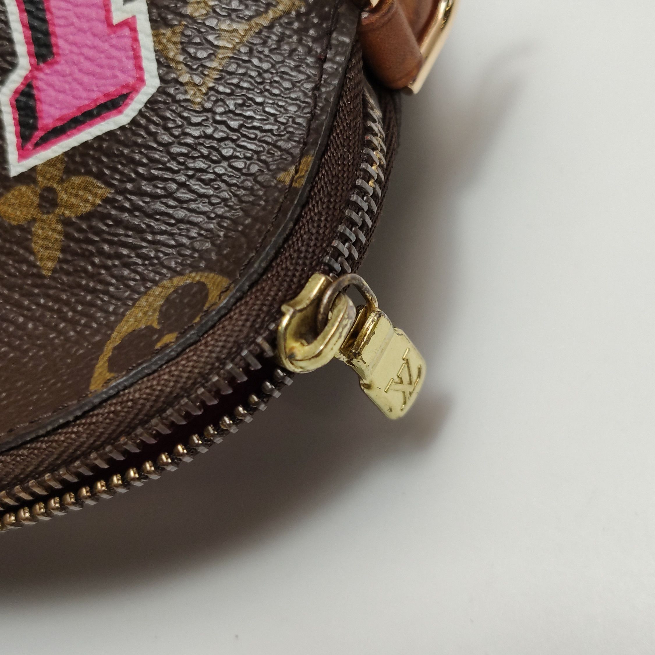 Louis Vuitton Louis Vuitton (LV) Small Vegetable Tanned Leather Old Flowe Size ONE SIZE - 5 Thumbnail