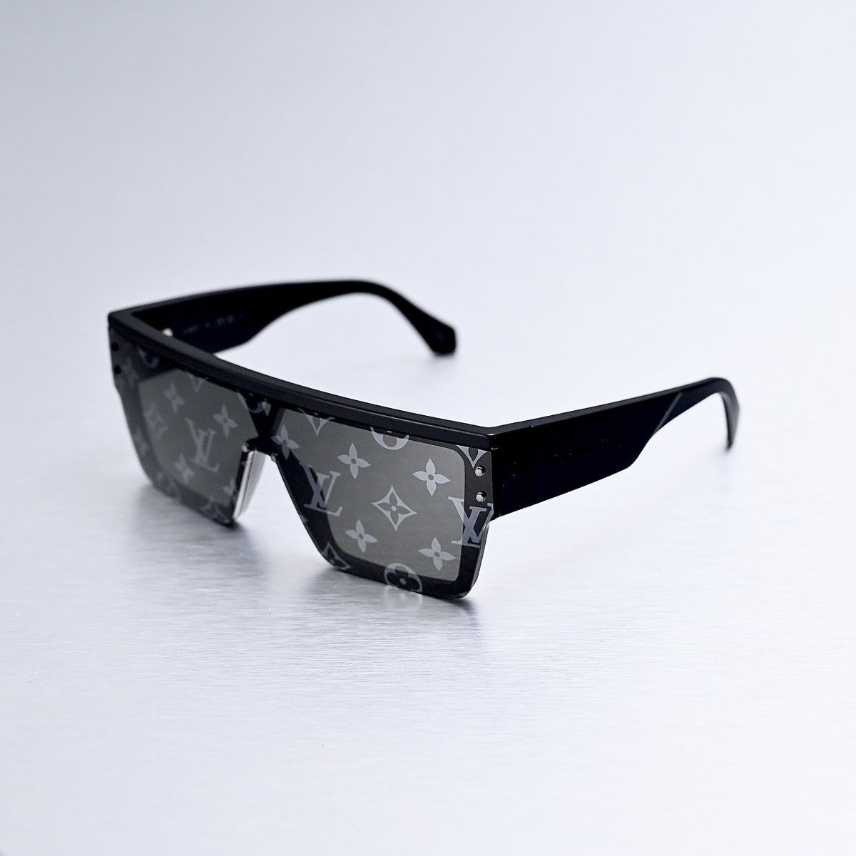 LOUIS VUITTON MONOGRAM BLACK SUNGLASSES