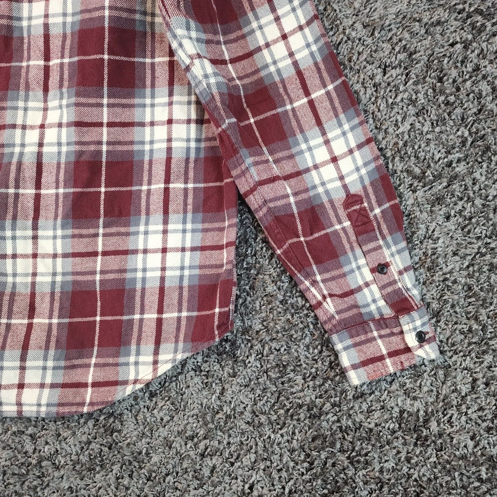 American Eagle Outfitters AMERICAN EAGLE SHIRT Mens Button-Up Flannel Red Plaid Long Sleeve Size M Size US M / EU 48-50 / 2 - 6 Thumbnail